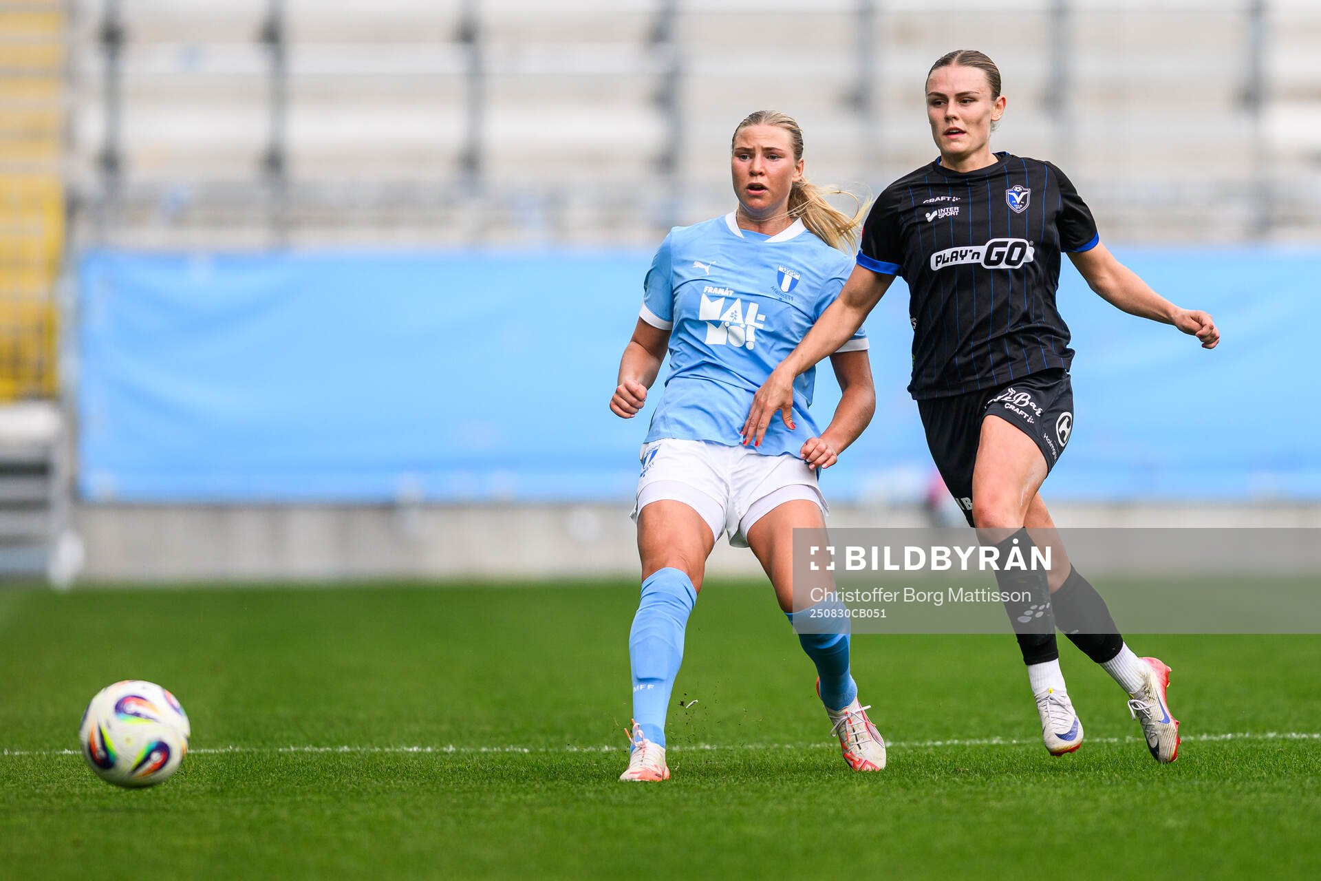 Malmö FFs Katariina Kosola och Växjö DFFs Maja Bodin