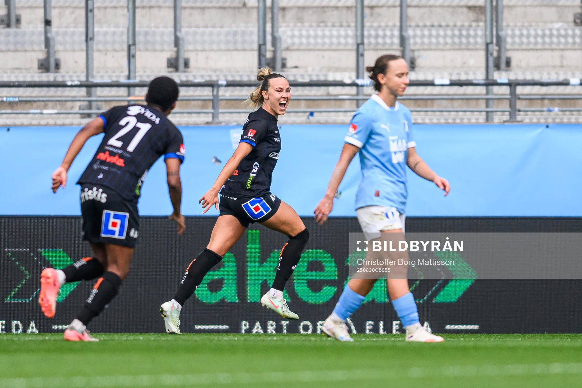 Växjö DFFs Larkin Russel jublar