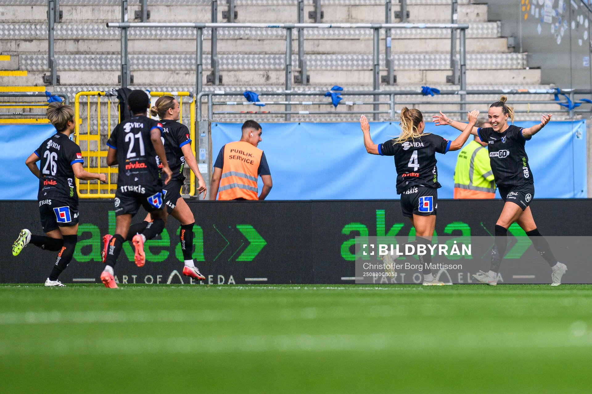 Växjö DFFs Larkin Russel jublar