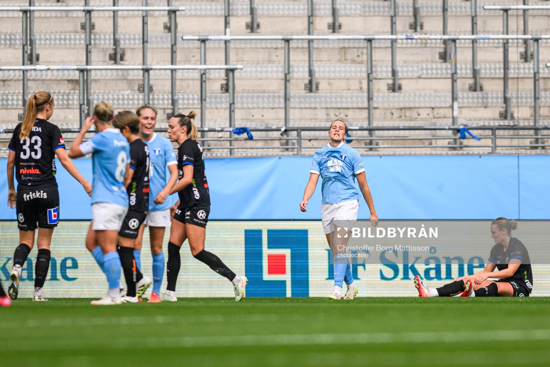 Malmö FFs Courtney Nevin deppar