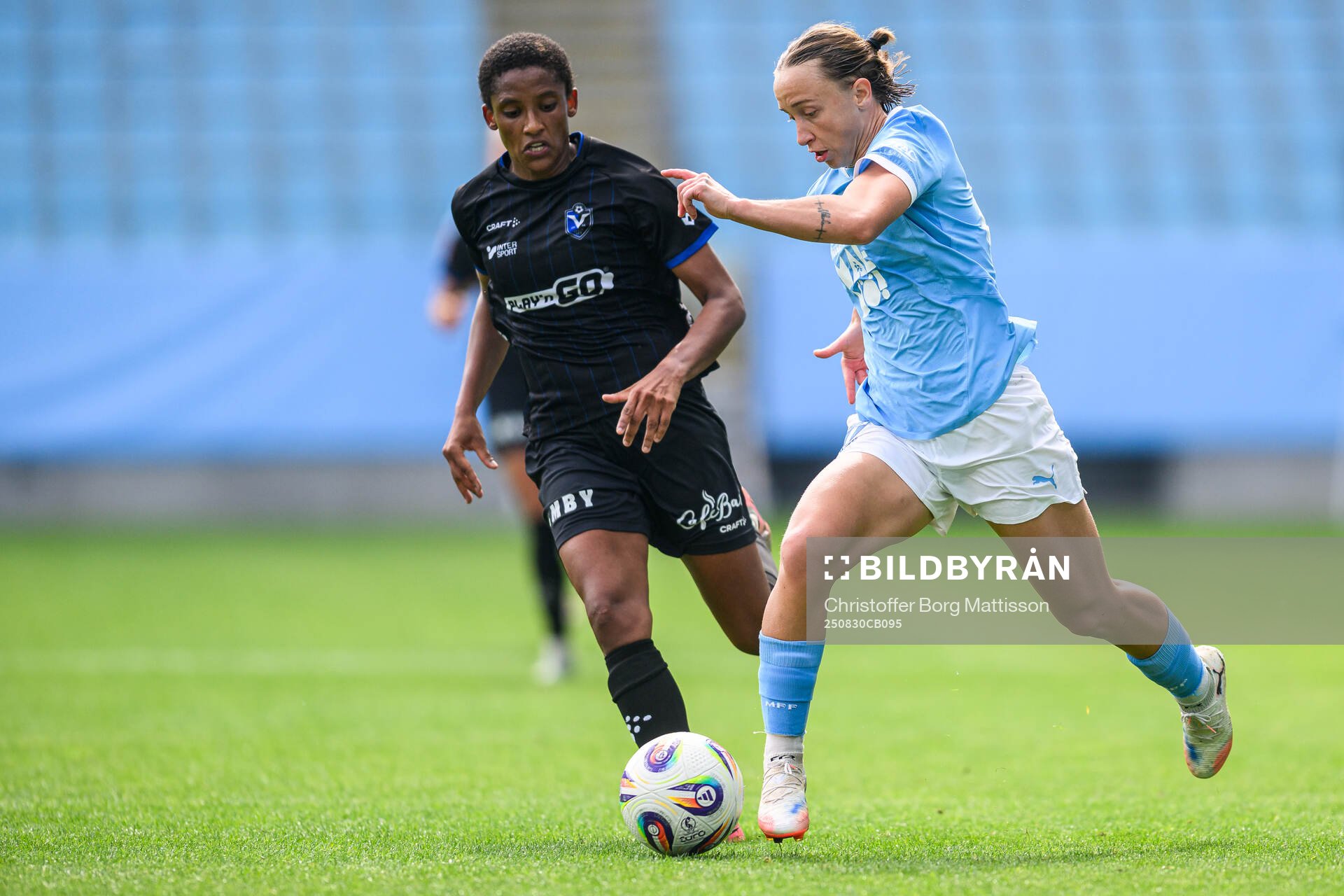 Växjö DFFs Eva Dessislava Dupuy och Malmö FFs Miljana