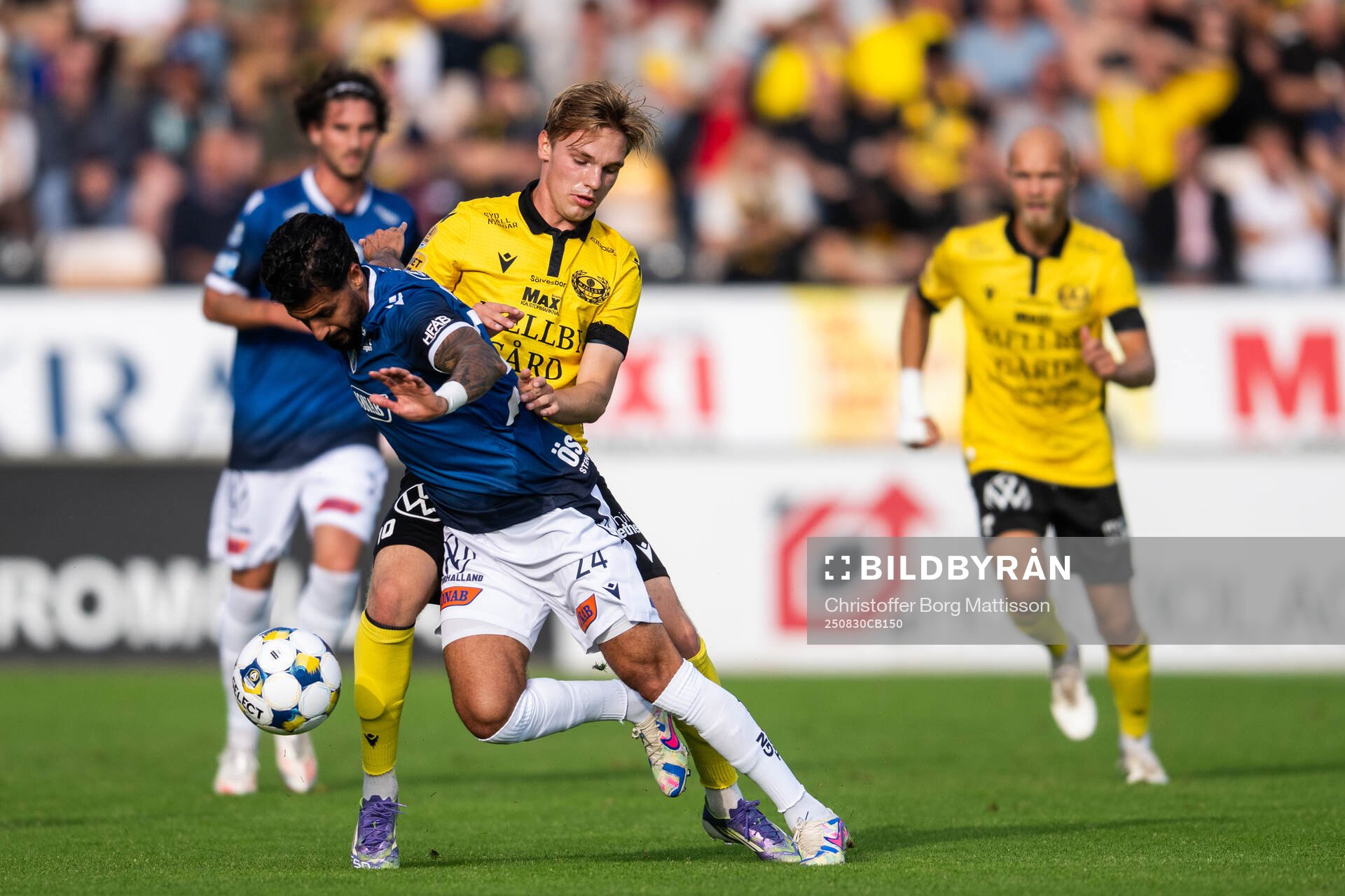 Halmstads Rami Kaib och Mjällbys Jeppe Kjaer