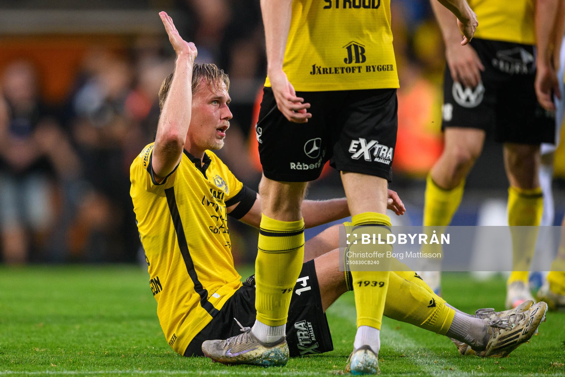Mjällbys Herman Johansson jublar