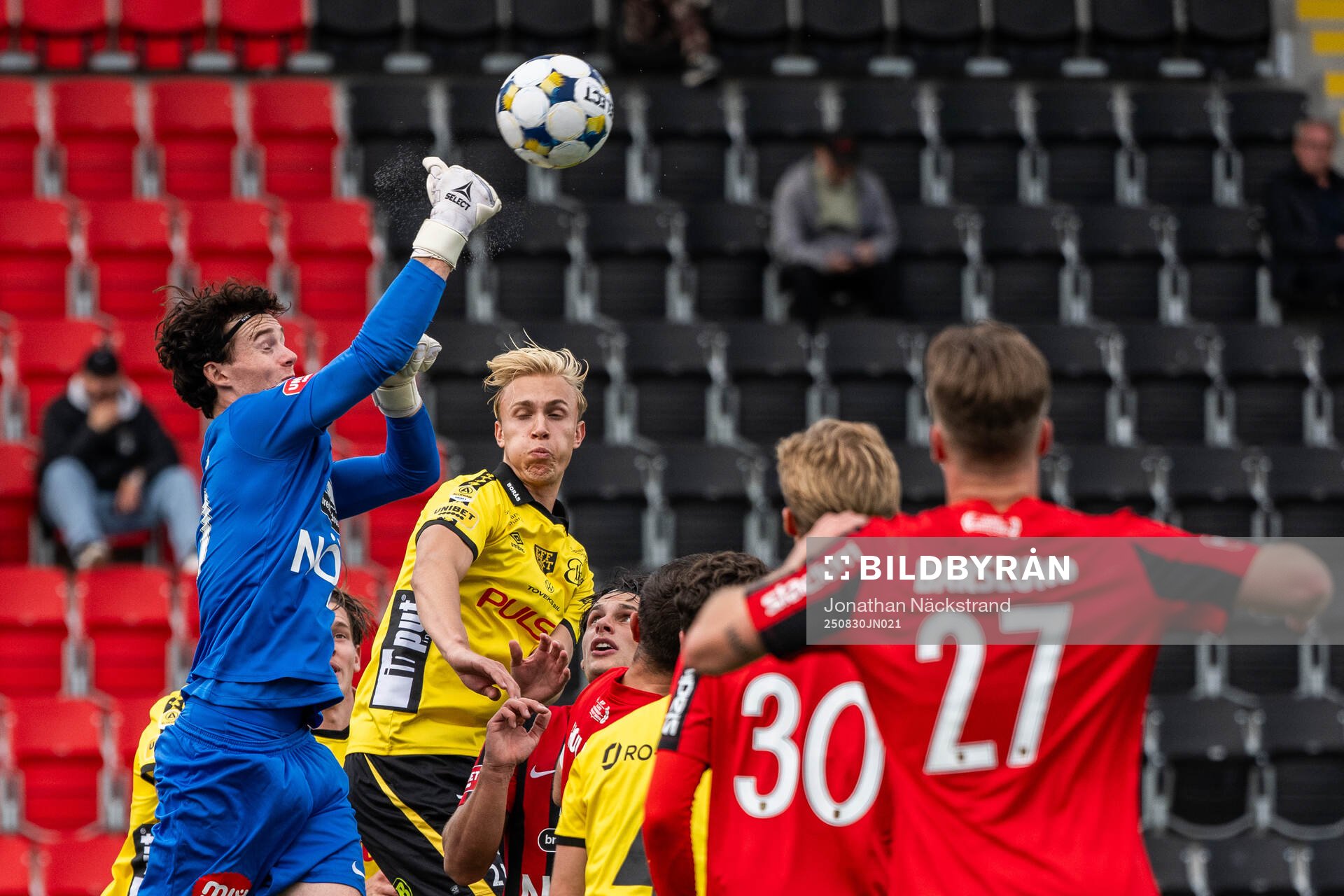 Brommapojkarnas målvakt Leo Cavallius