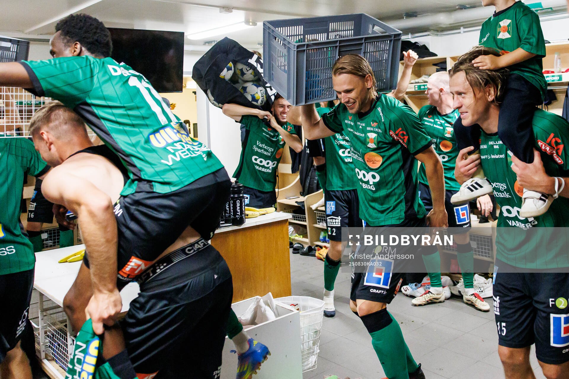 Varbergs spelare jublar