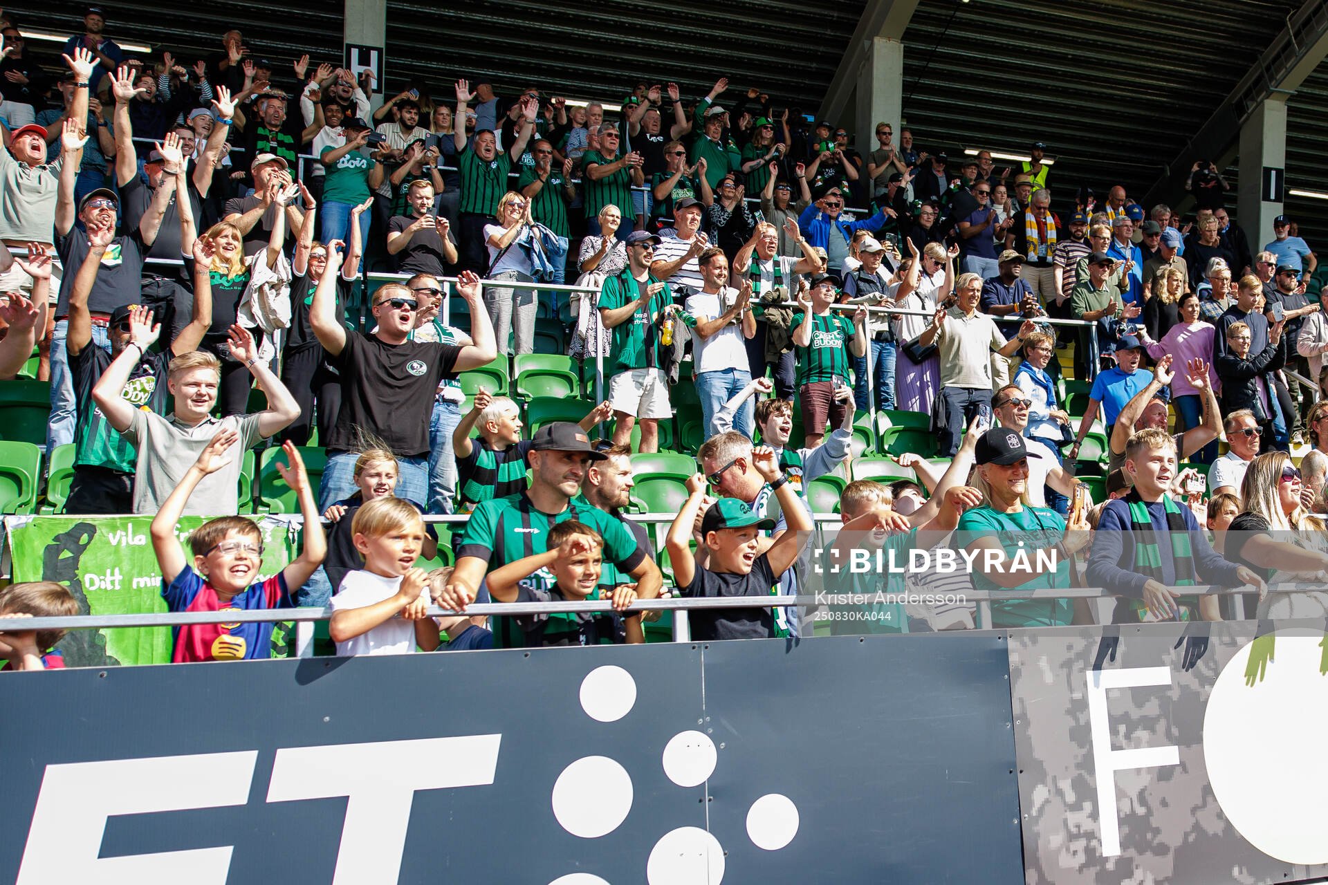 Varbergs supportrar jublar