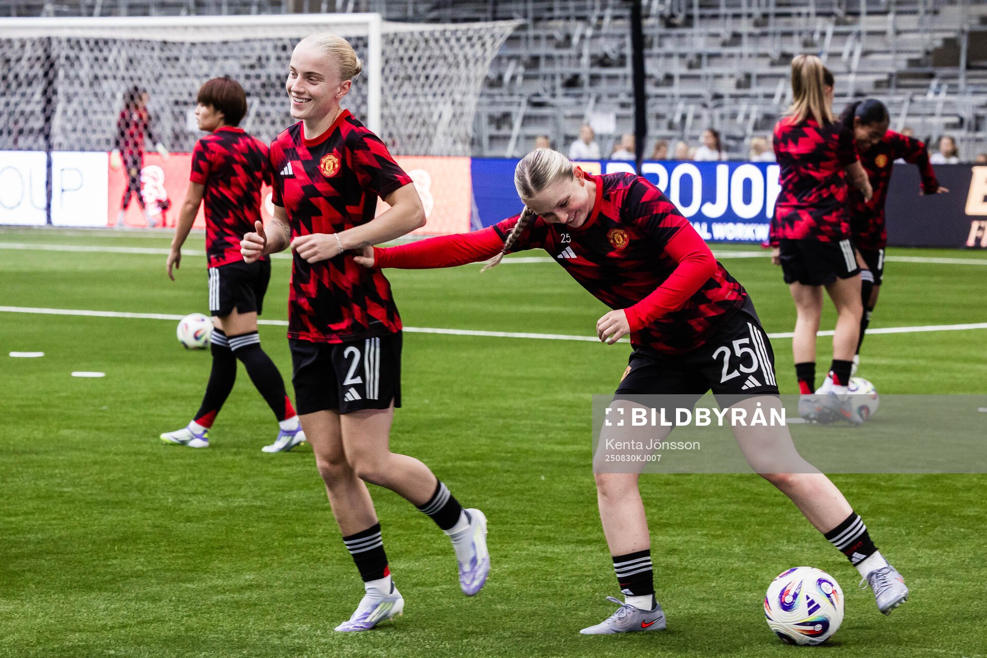 Anna Sandberg and Evie Rabjohn of Manchester United