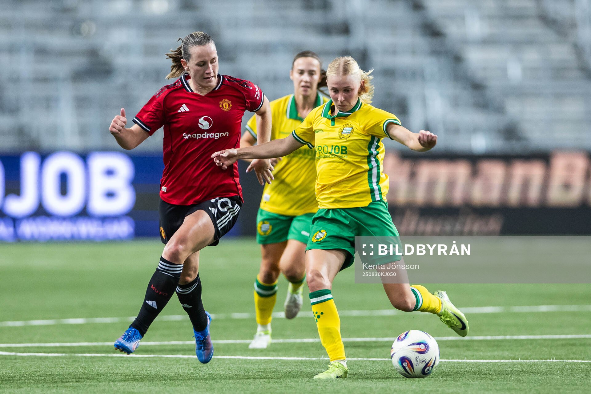 Elisabeth Terland of Manchester United and Emilie Joramo of