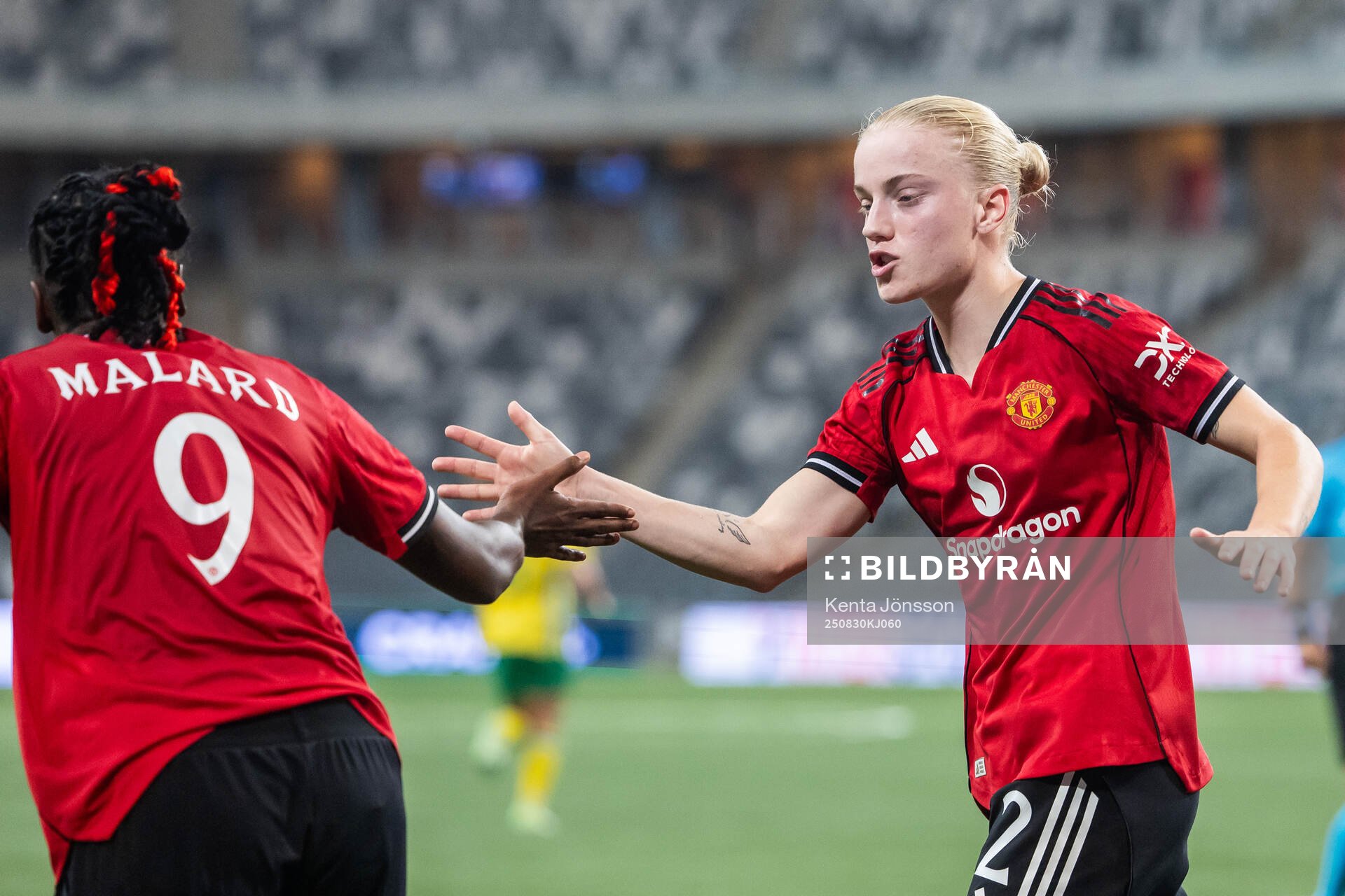 Melvine Malard and Anna Sandberg of Manchester United