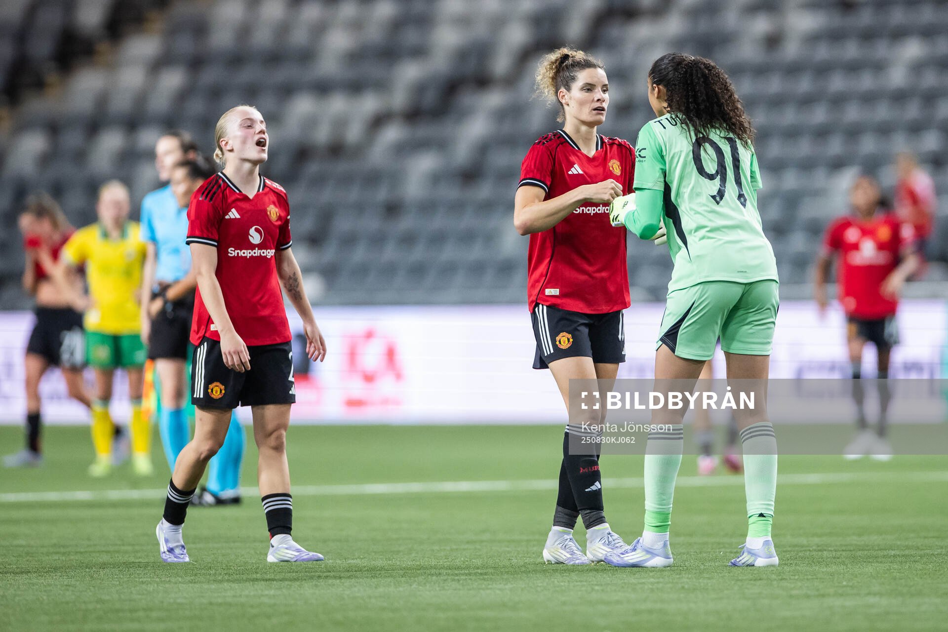 Anna Sandberg, Dominique Janssen and goalkeeper Phallon