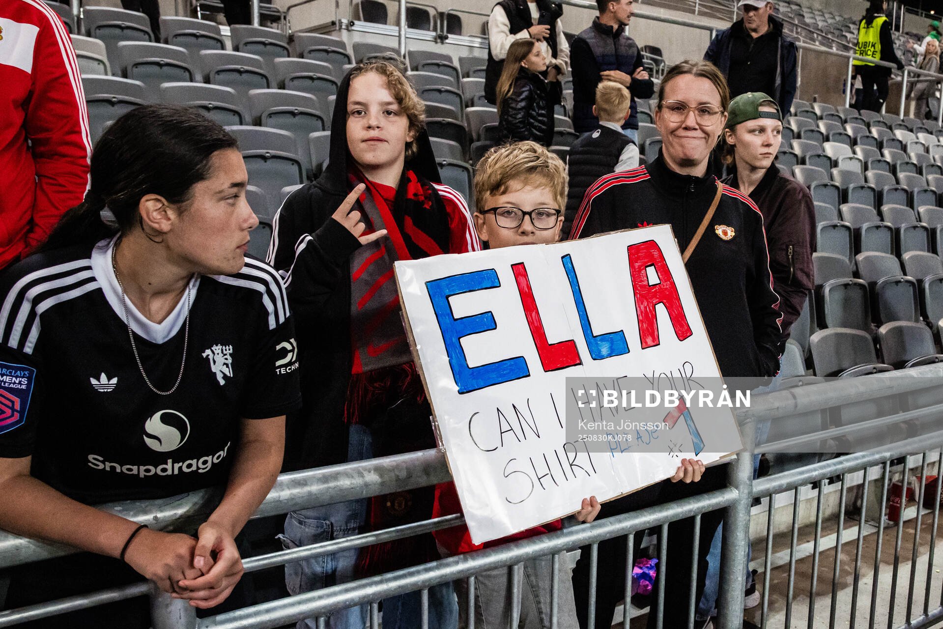 Supporters of Manchester United