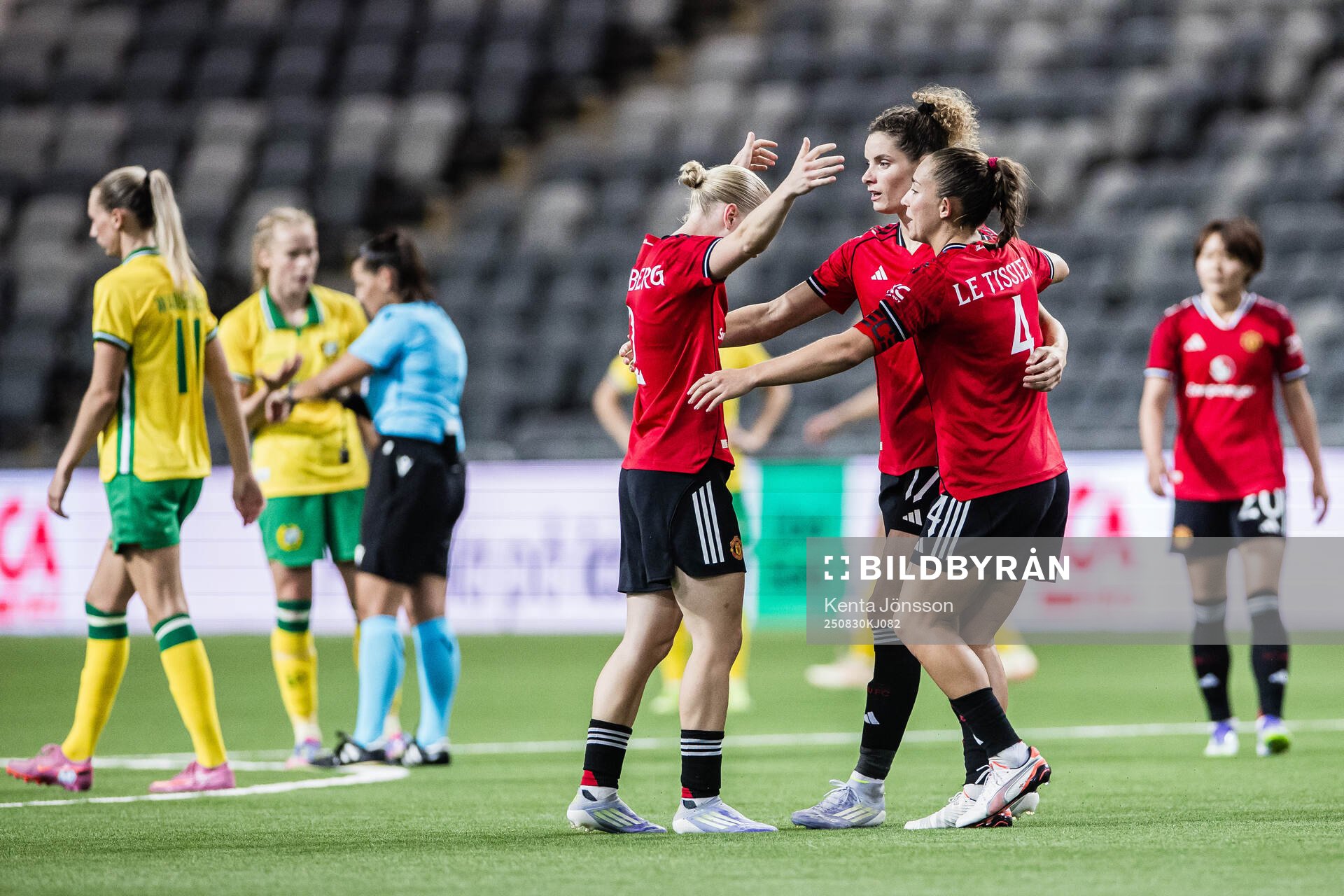 Anna Sandberg, Dominique Janssen and Maya Le Tissier