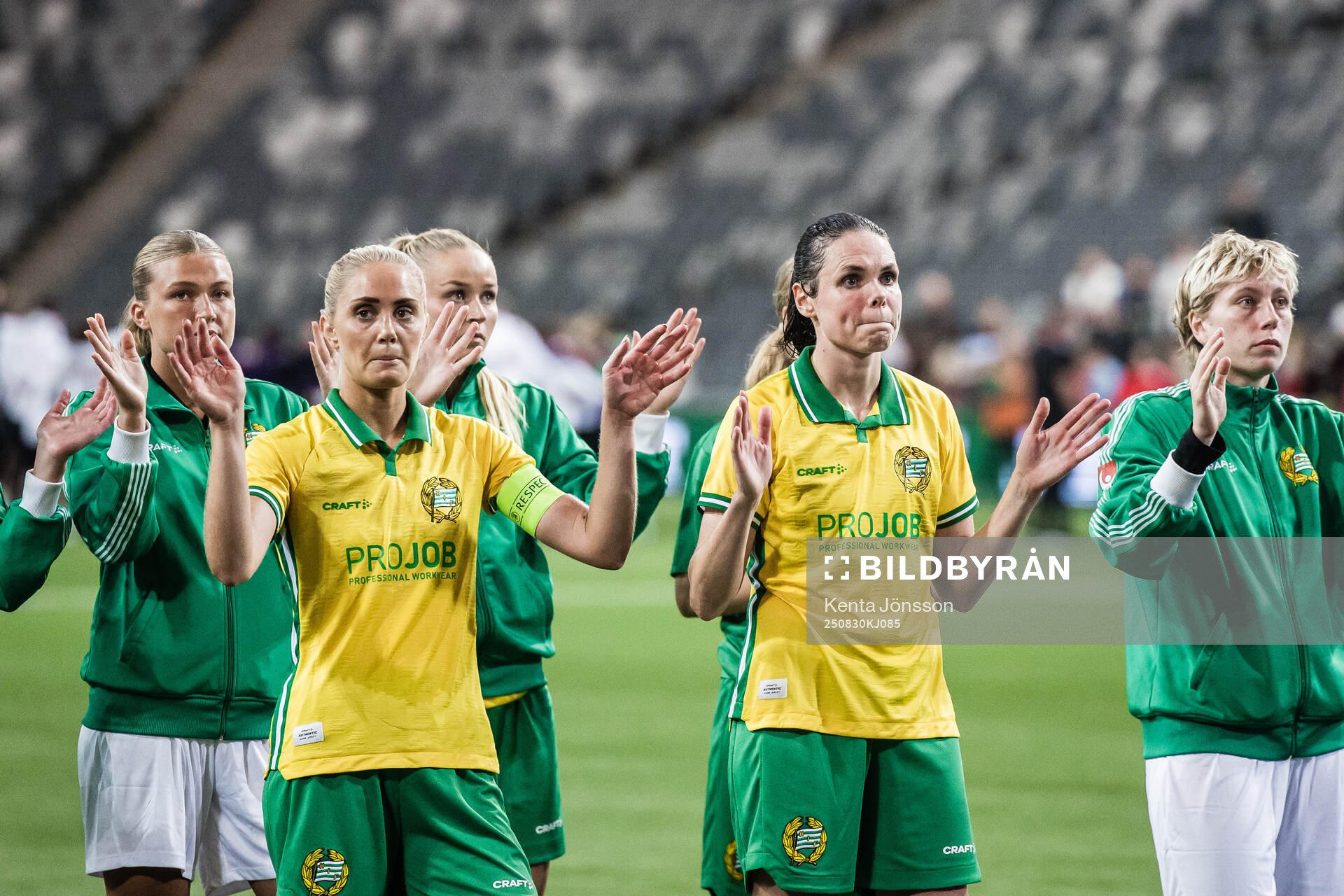 Alice Carlsson and Simone Boye Sørensen of Hammarby looks