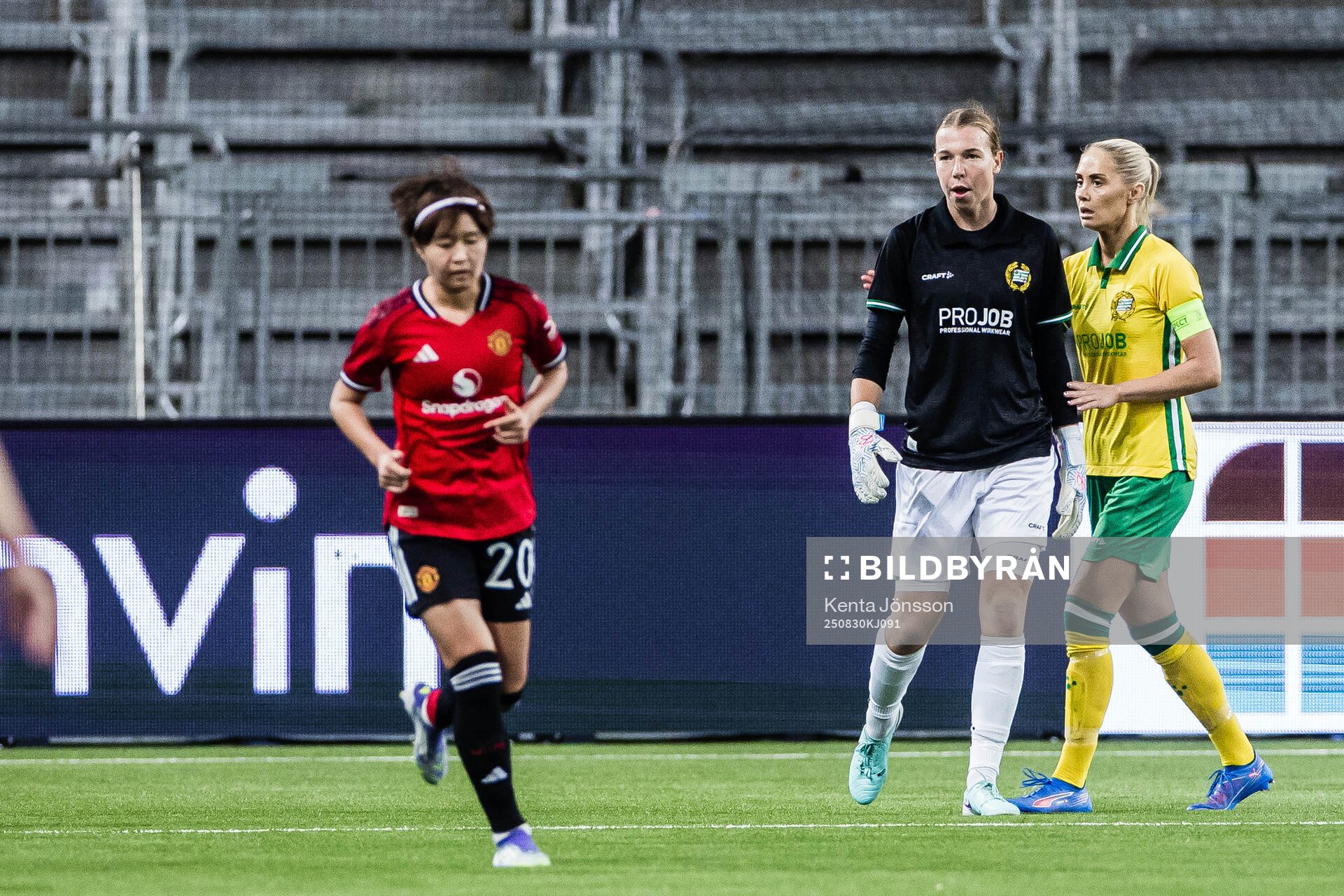 goalkeeper Melina Loeck and Alice Carlsson looks dejected