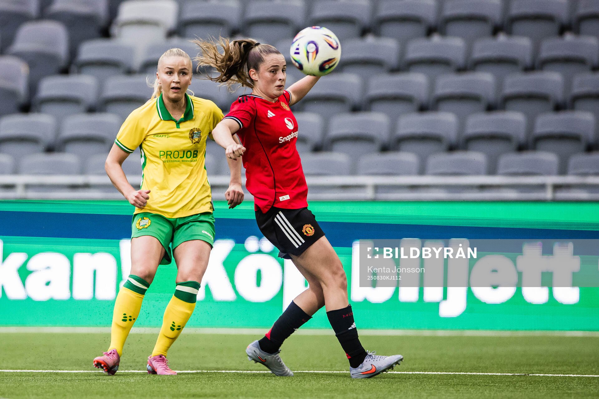 Anna Jøsendal of Hammarby and Celin Bizet Ildhusøy of