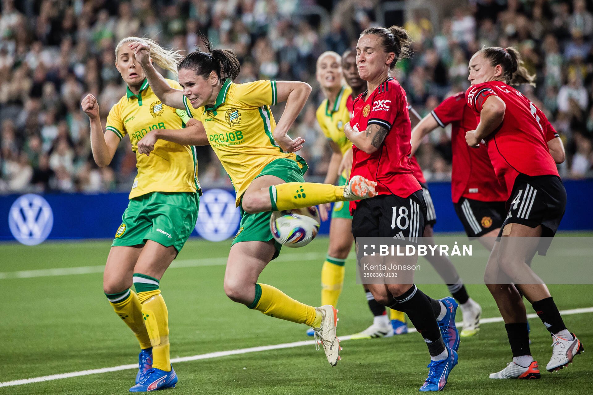 Alice Carlsson and Simone Boye Sørensen of Hammarby