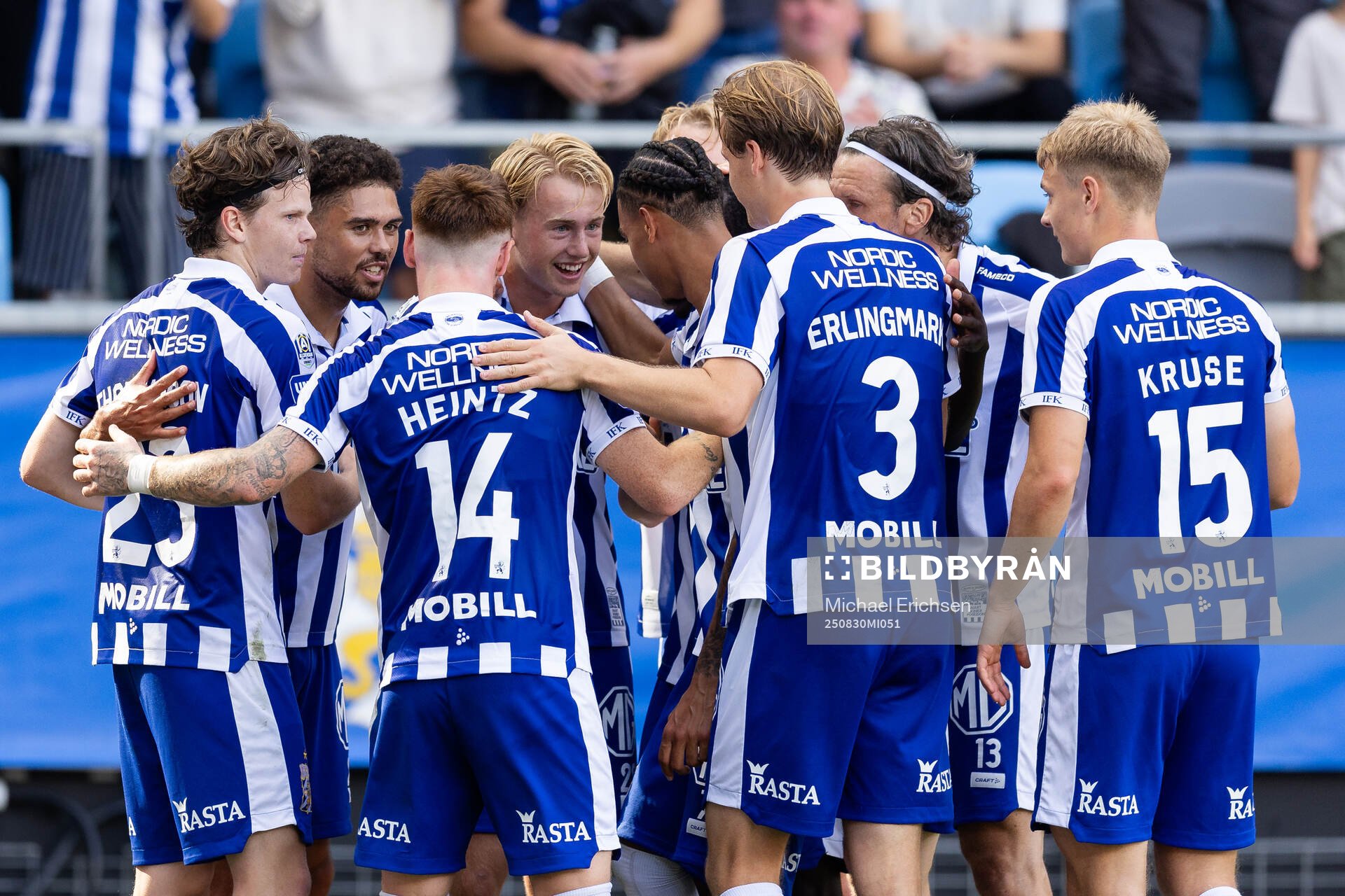 IFK Göteborgs Noah Tolf jublar med lagkamrater