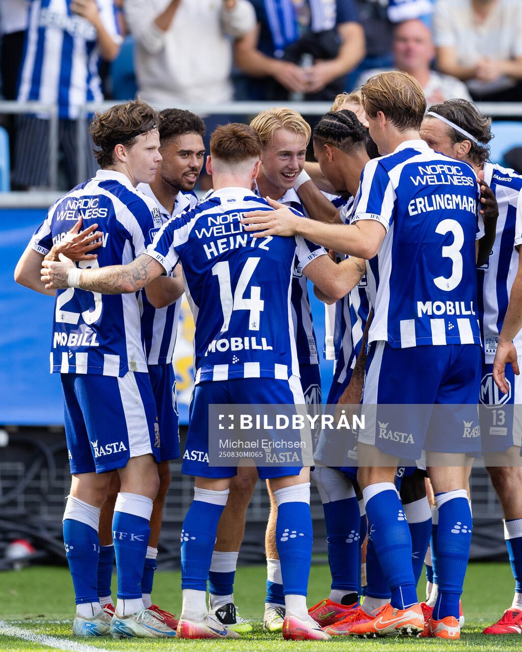 IFK Göteborgs Noah Tolf jublar med lagkamrater