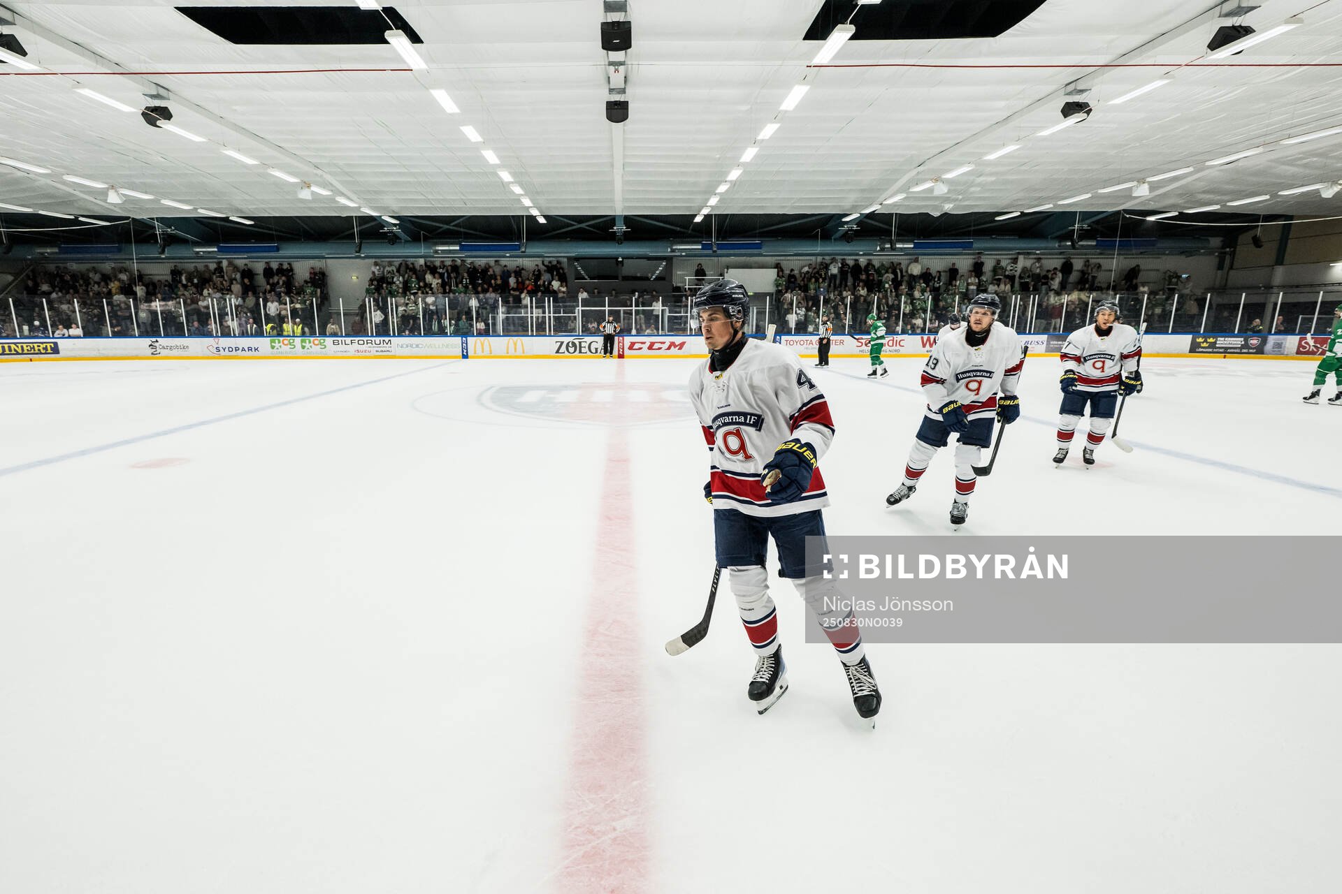 HV71s Hugo Fransson jublar