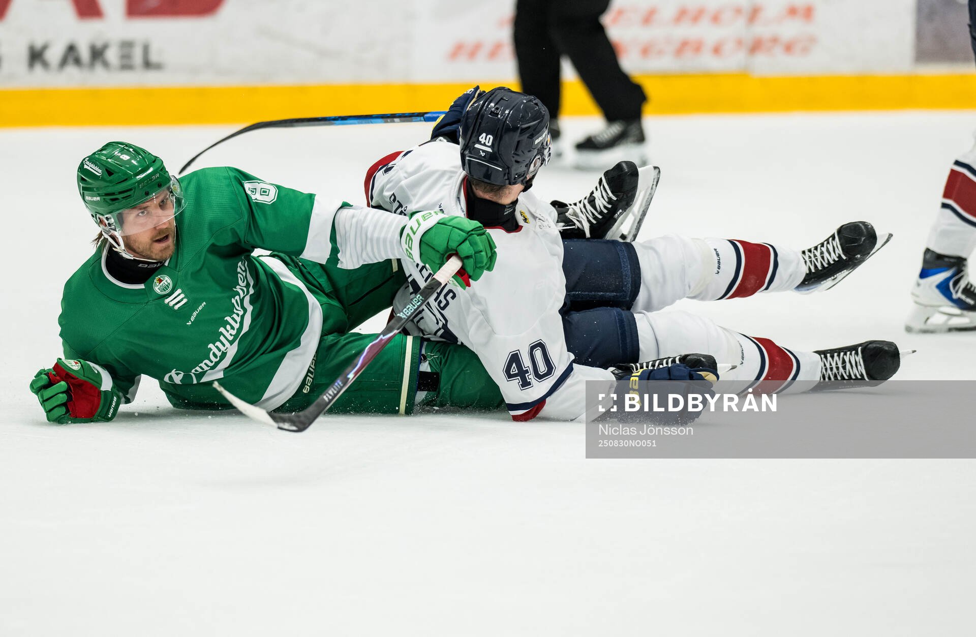 Rögles Linus Sandin och HV71s Oskar Stål-Lyrenäs