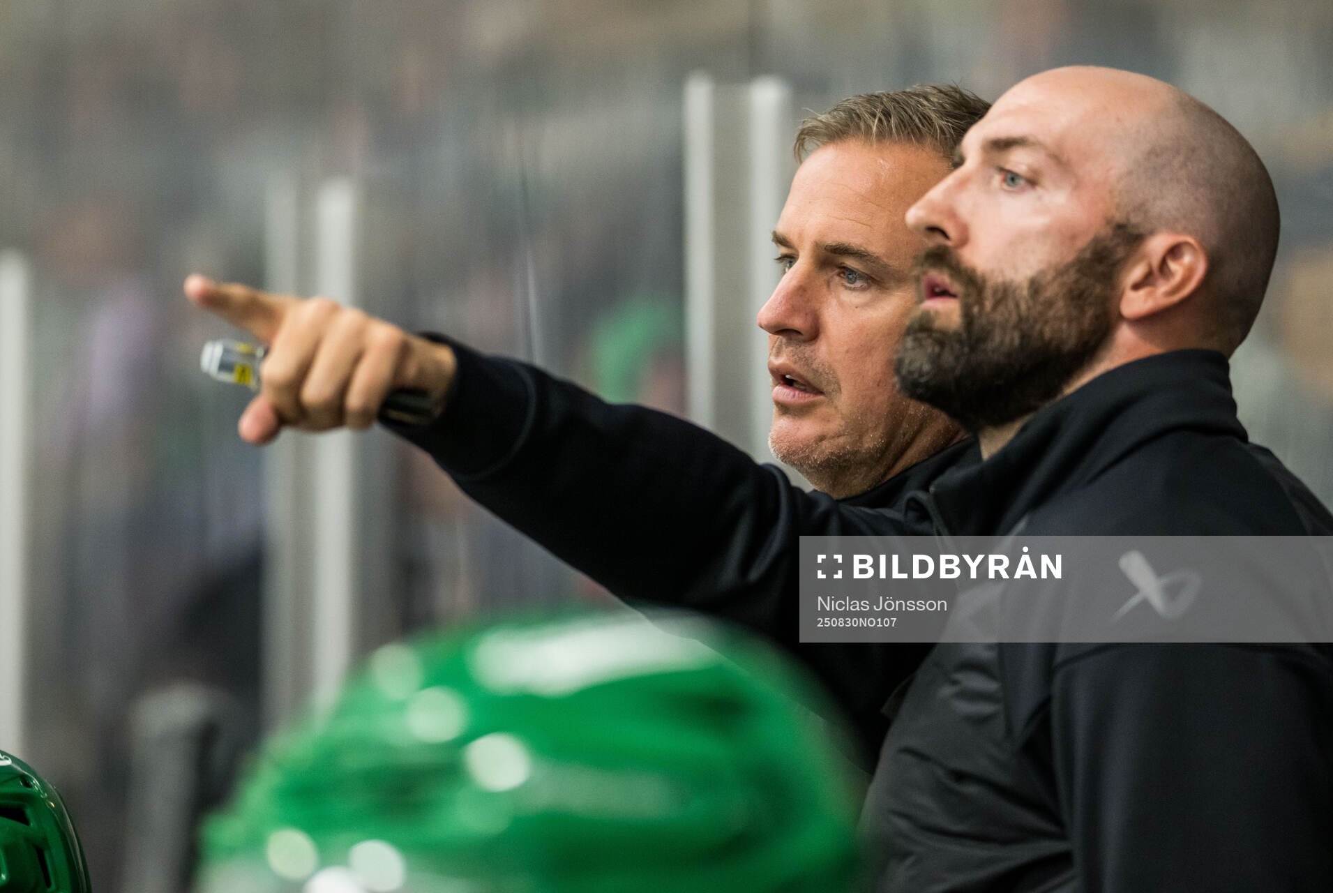 Rögles tränare Dan Tangnes och assisterande tränare