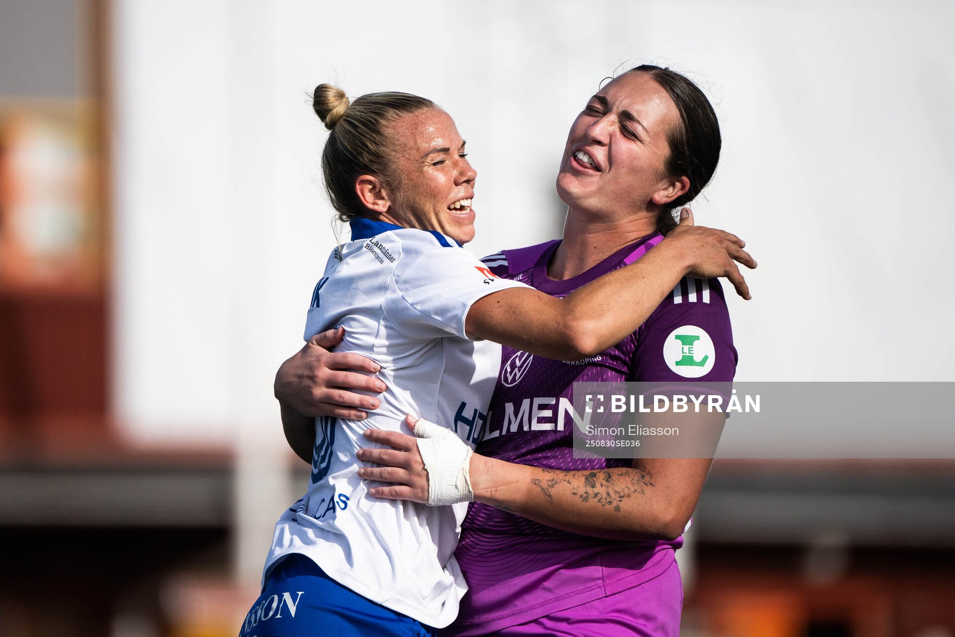 IFK Norrköpings Jessica Wik och målvakt Caroline Delisle