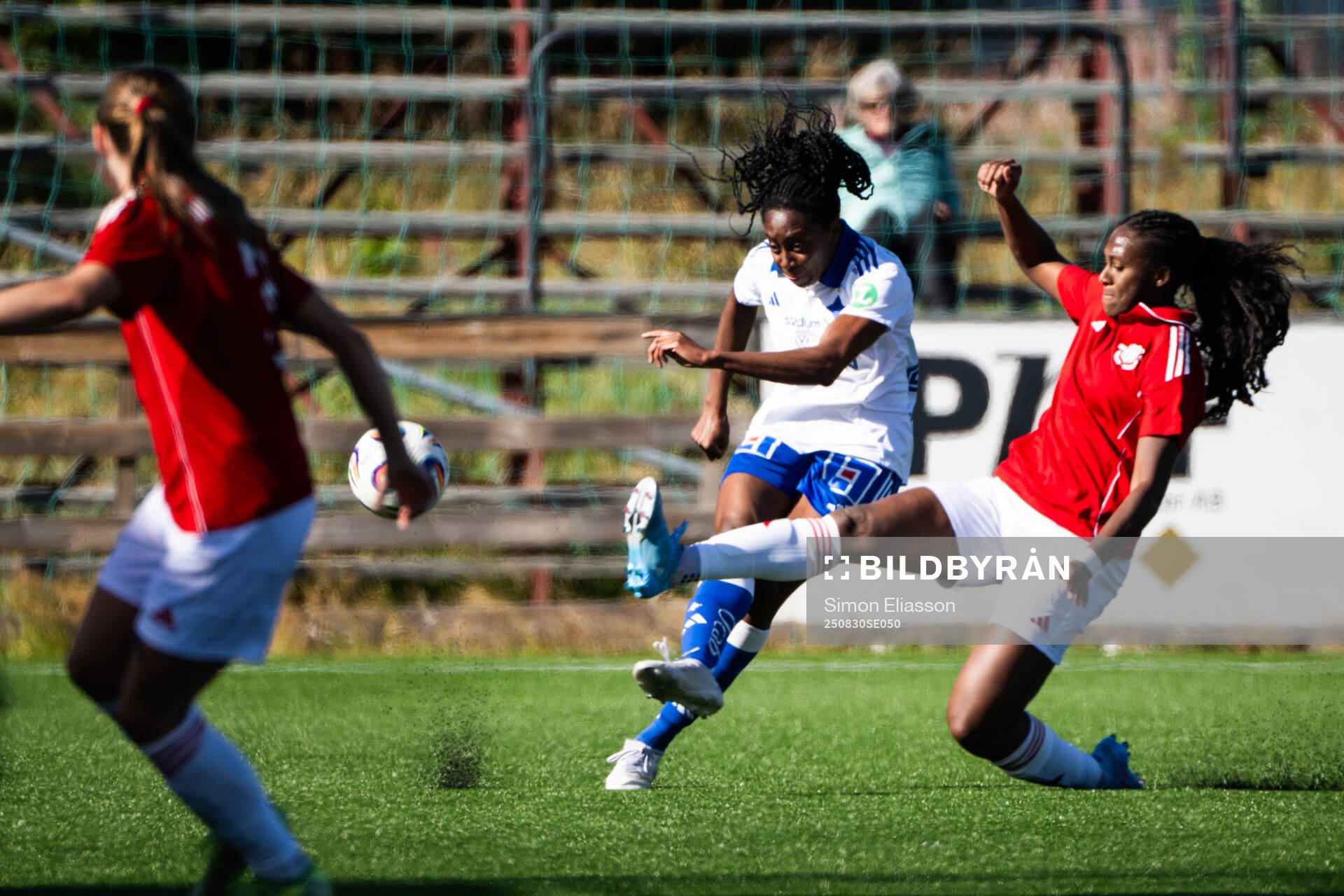 IFK Norrköpings Maya Aliyah Antoine och Piteås Amirah