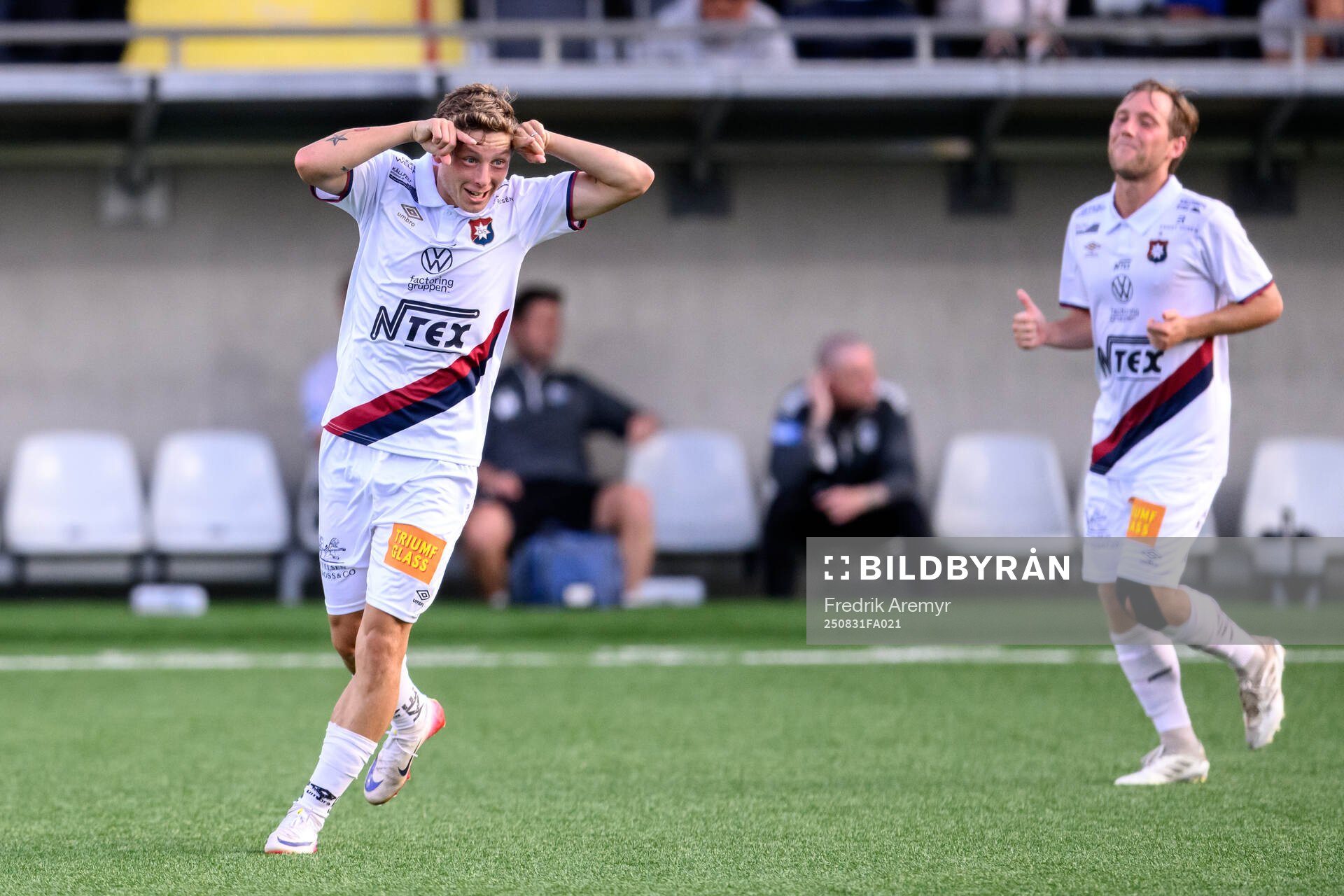 Örgrytes Anton Andreasson jublar