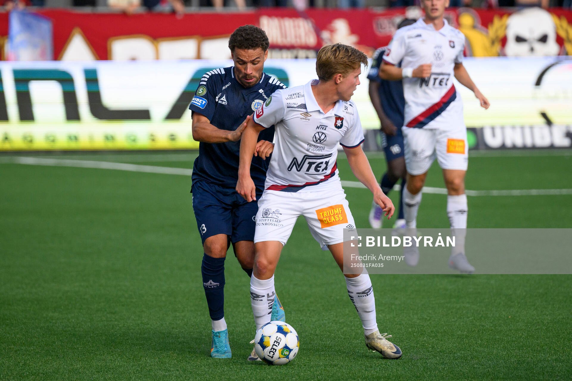 Utsiktens Malkolm Moenza och Örgrytes Isak Dahlqvist