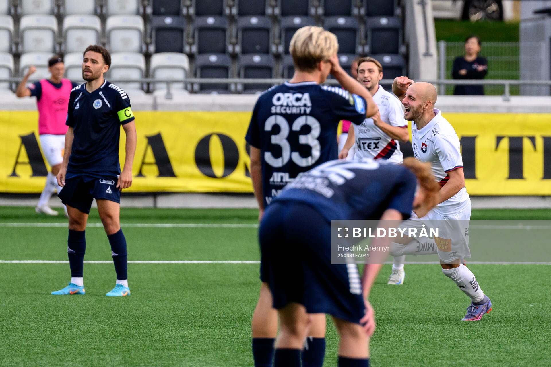 Örgrytes Amel Mujanic jublar