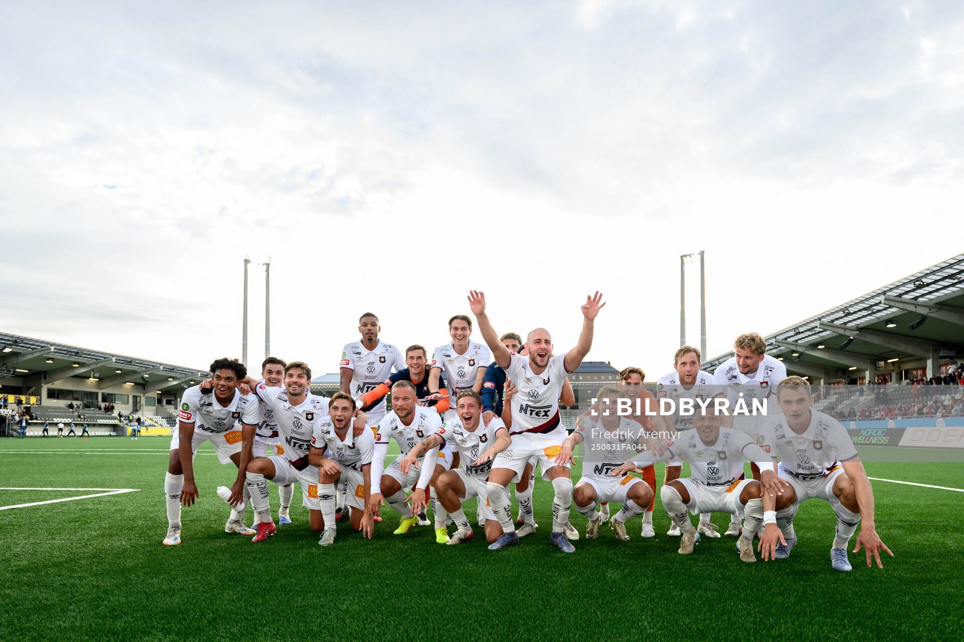 Örgrytes spelare jublar