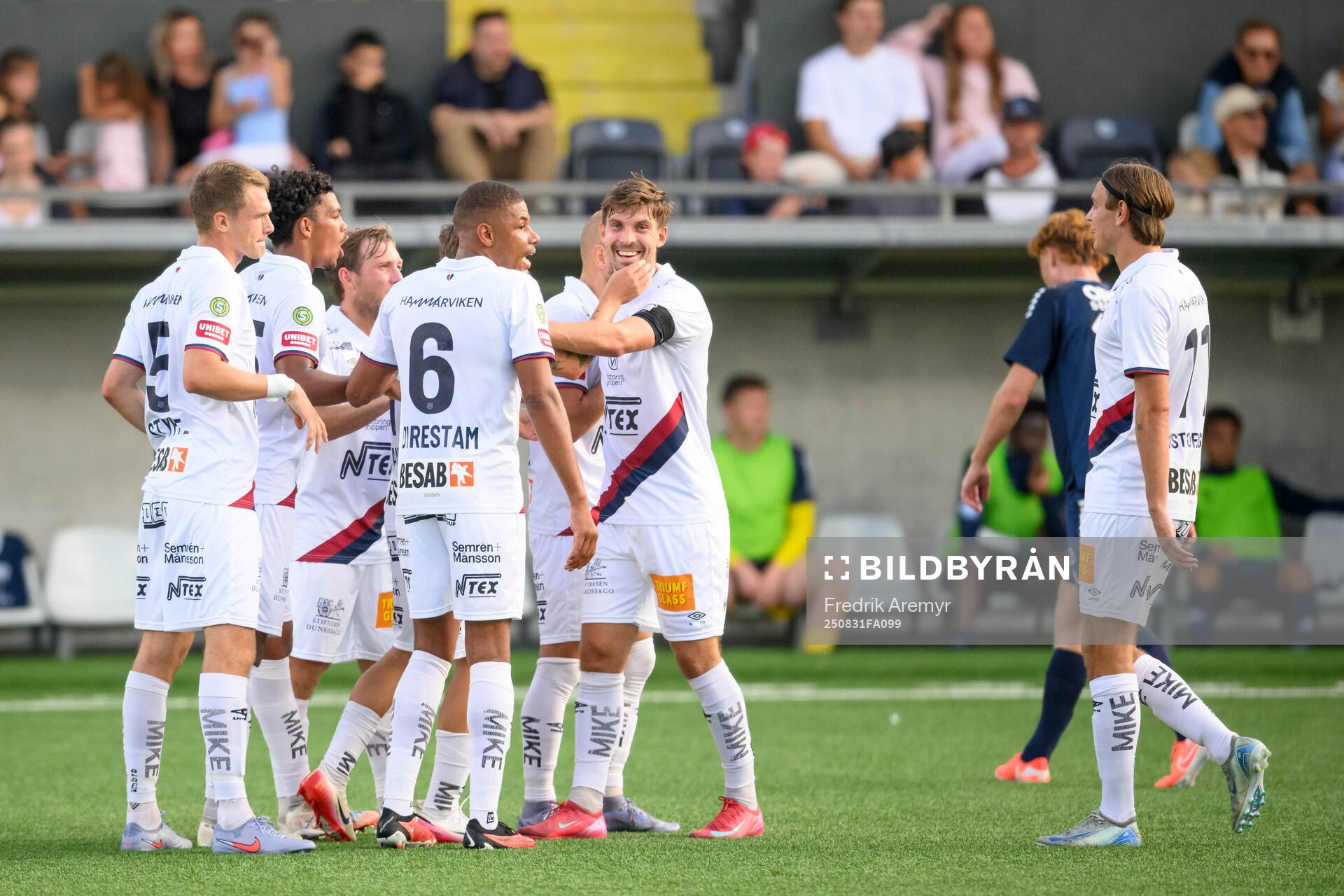 Örgrytes spelare jublar