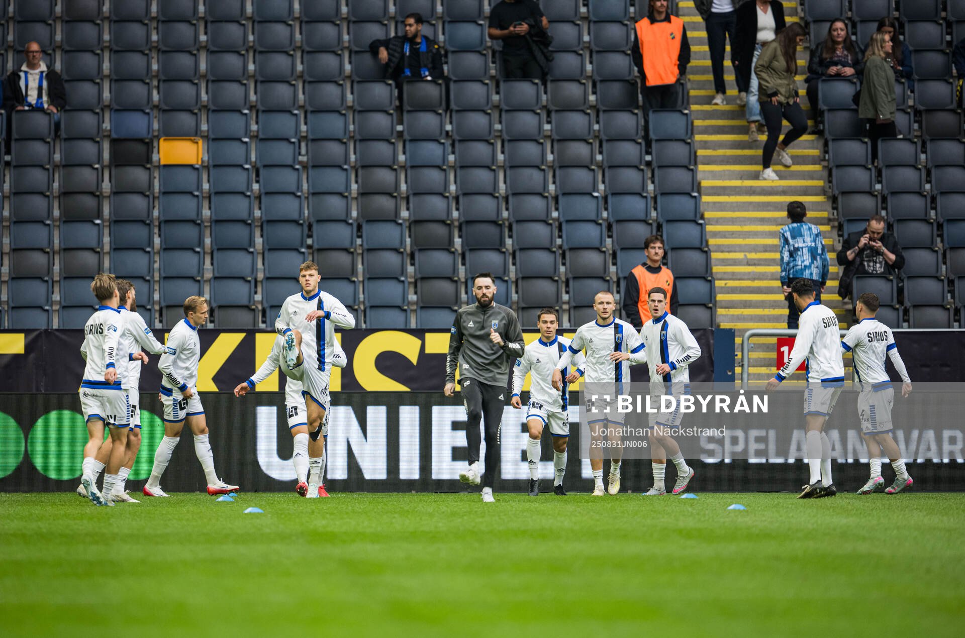 Under fotbollsmatchen i Allsvenskan mellan AIK och Sirius