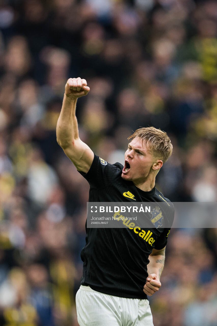 AIKs Erik Hovden Flataker jublar