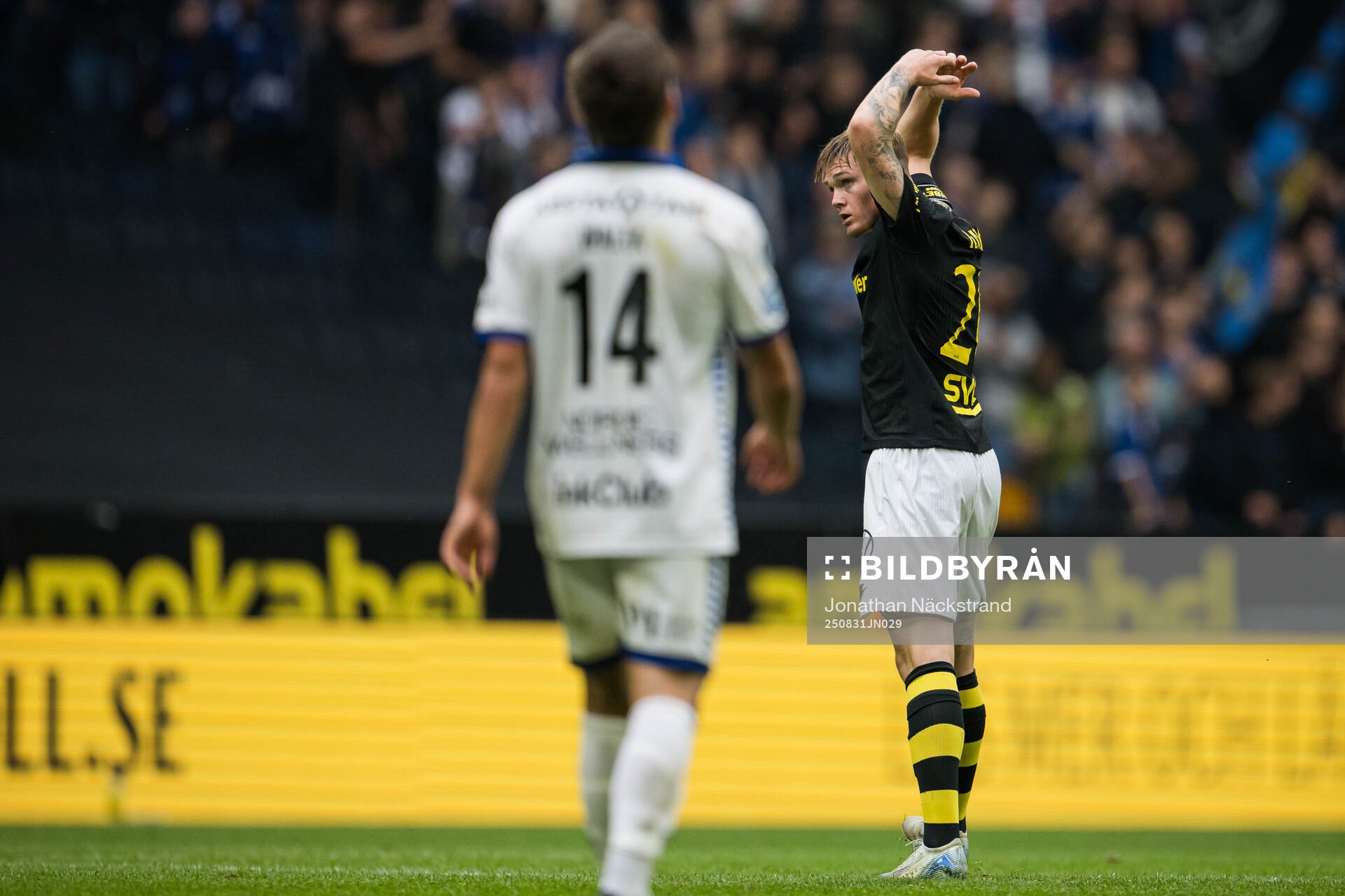 AIKs Erik Hovden Flataker jublar