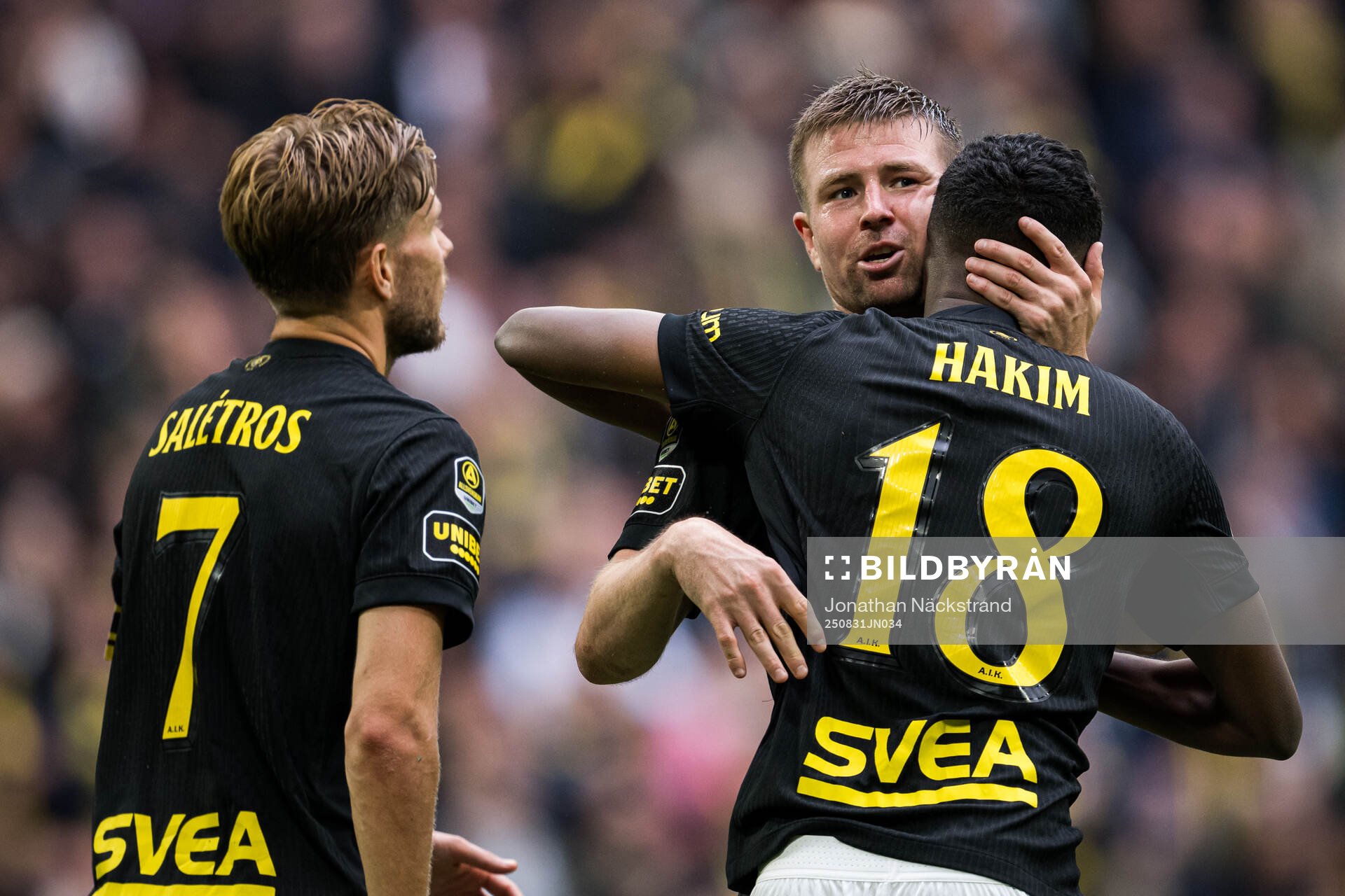 AIKs Abdihakin Ali jublar med Mads Døhr Thychosen