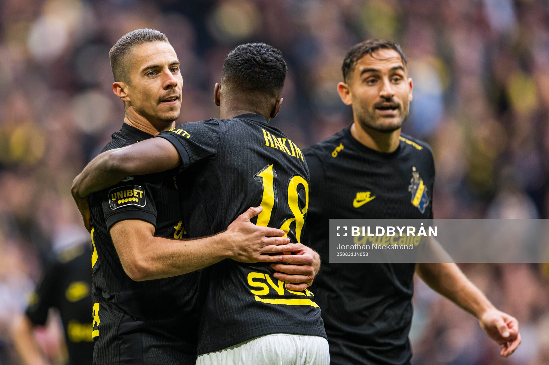 AIKs Dino Besirovic,  Abdihakin Ali och Sotirios