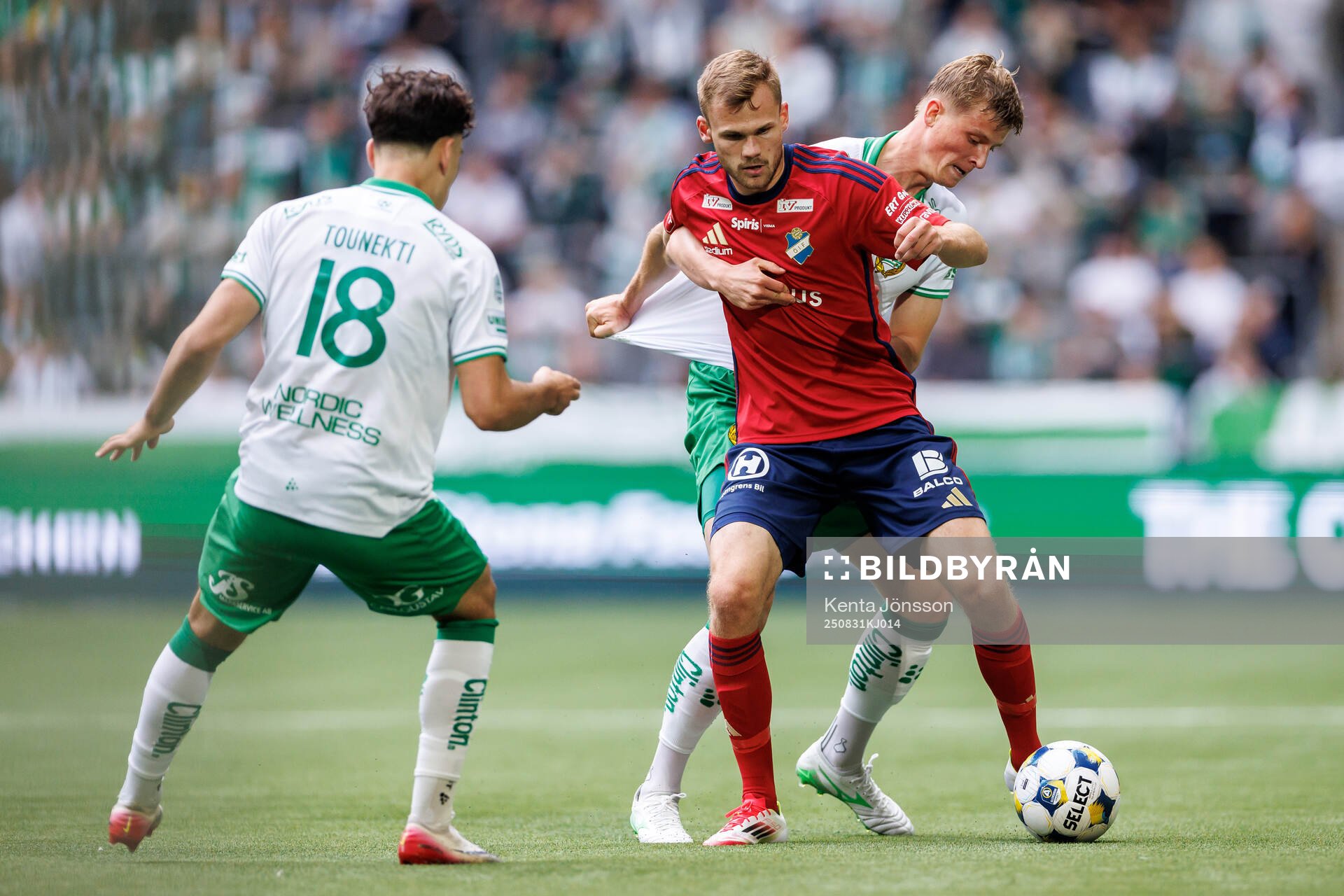 Östers Oscar Uddenäs och Hammarbys Frederik Winther