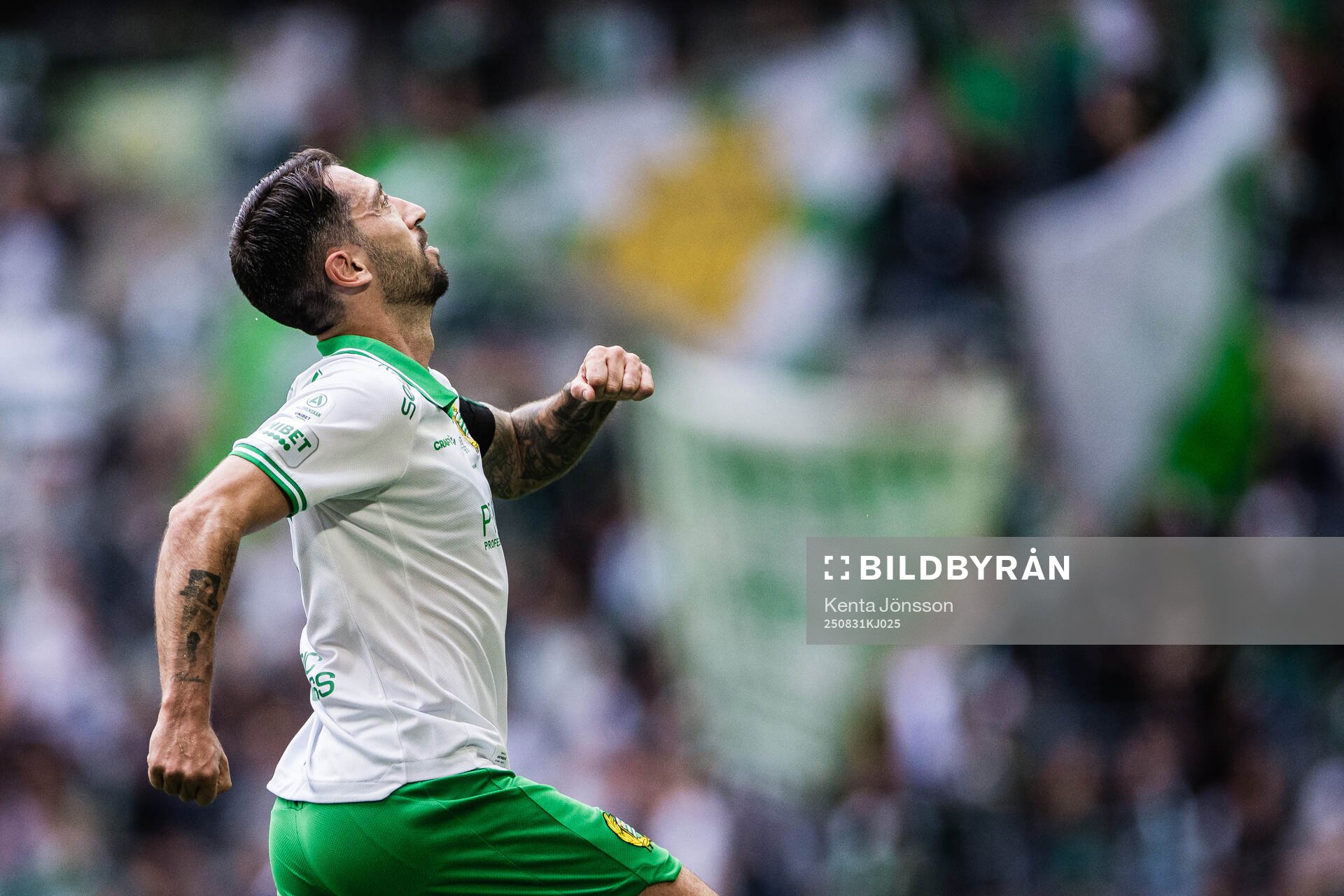 Hammarbys Nahir Besara jublar