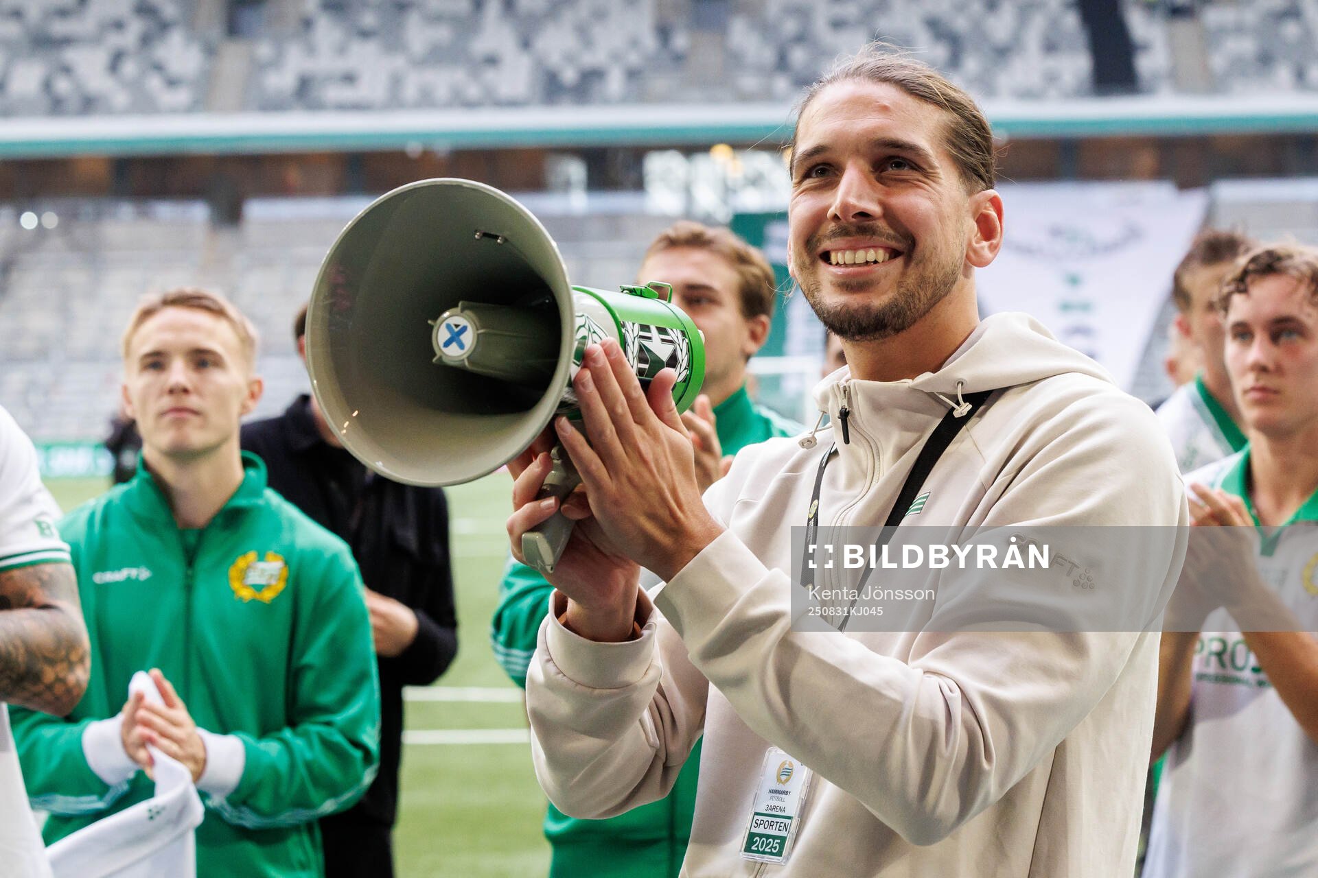 Hammarbys Nikola Vasic jublar