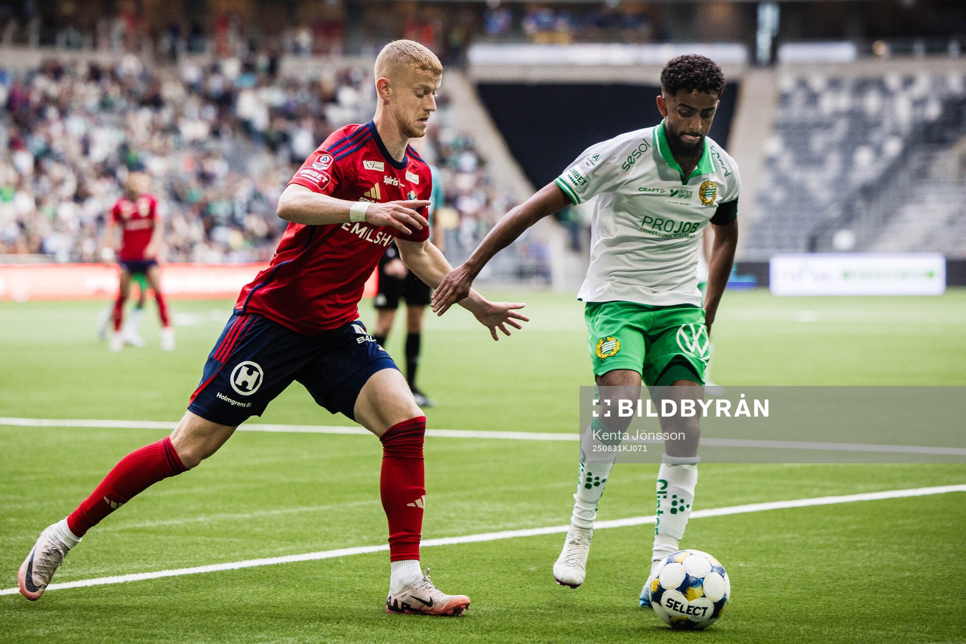 Östers Daniel Ask och Hammarbys Tesfaldet Tekie