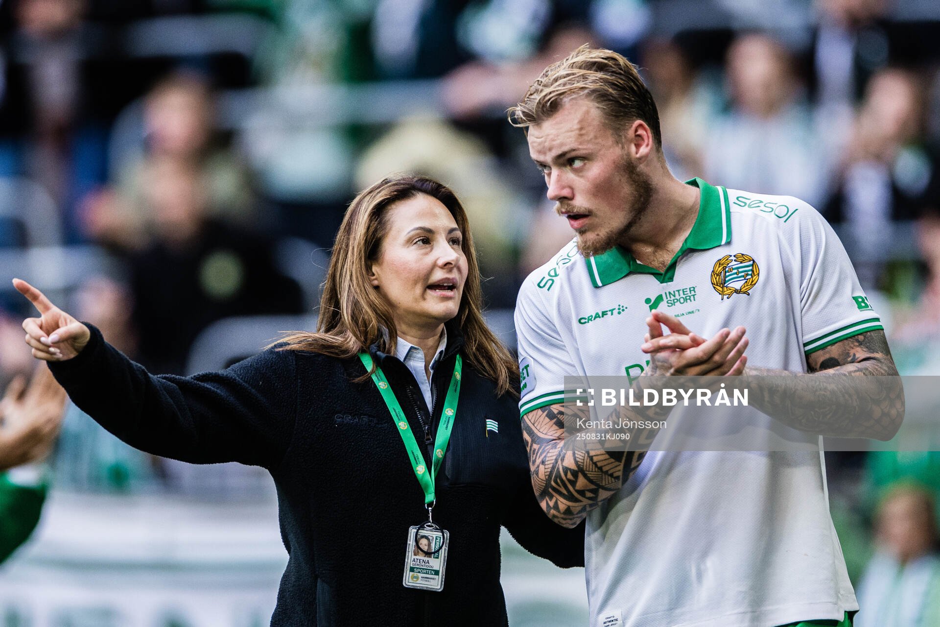 Hammarbys team manager Atena Gerontidou och Victor Eriksson