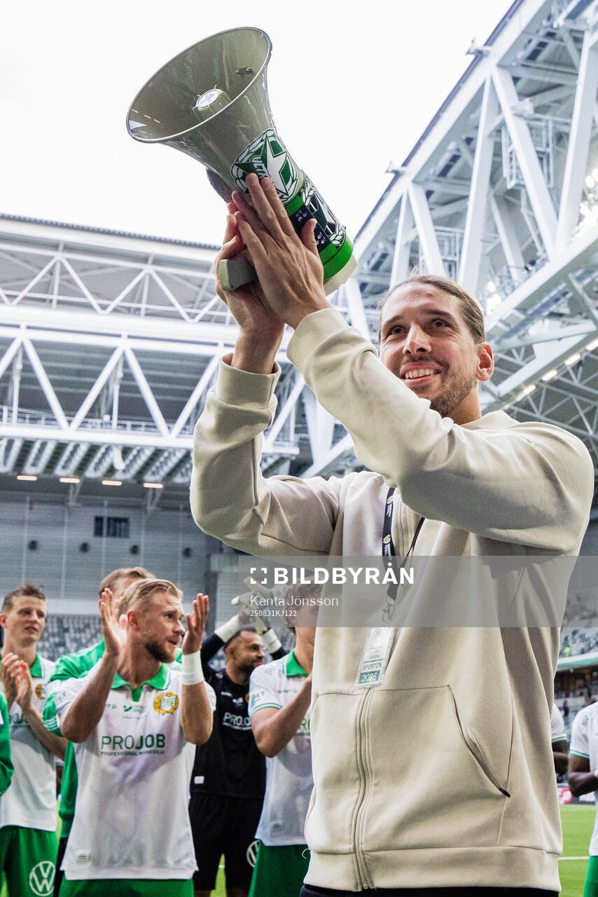 Hammarbys Nikola Vasic jublar