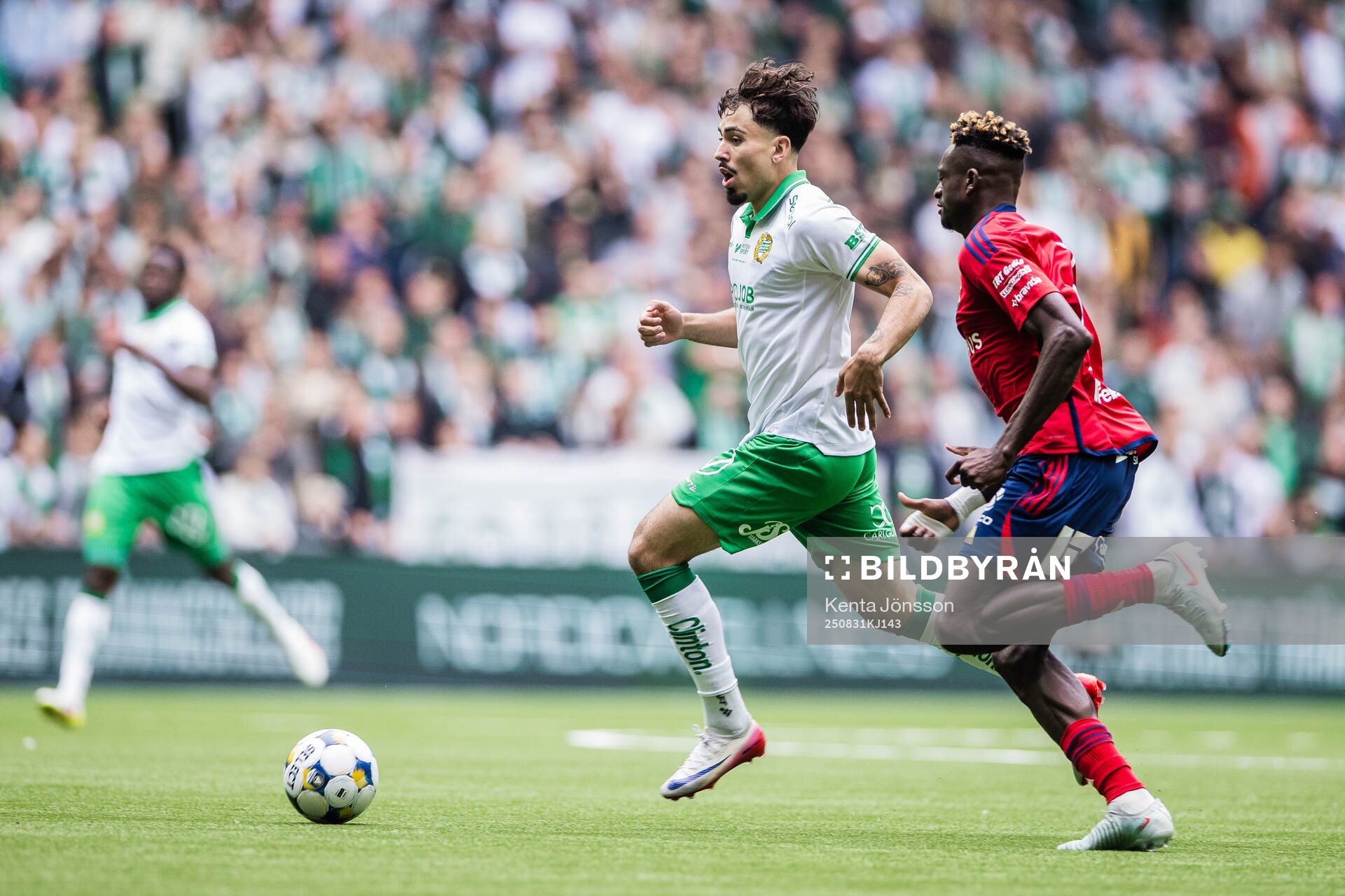 Hammarbys Sebastian Tounekti och Östers Kingsley Gyamfi