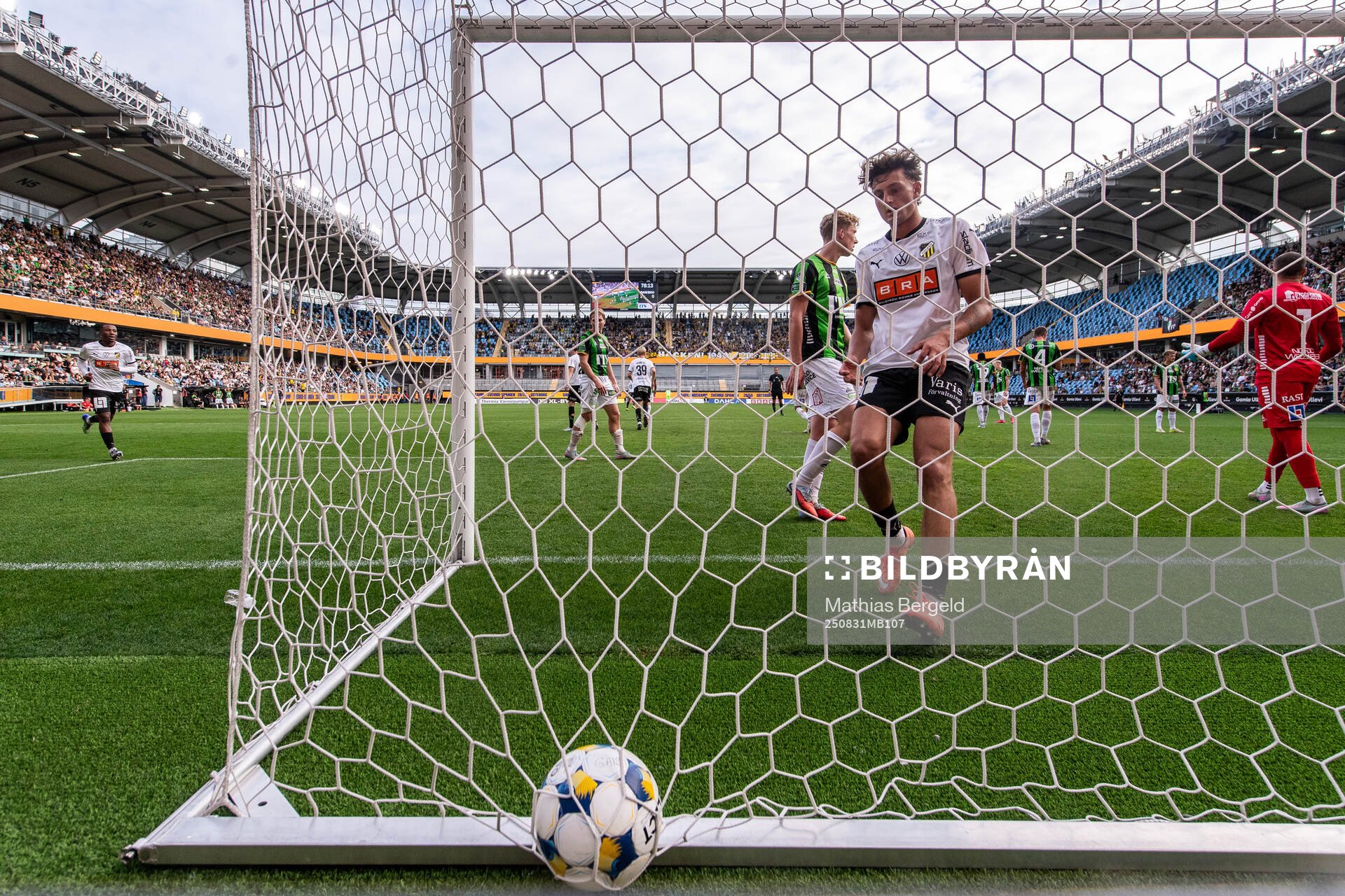GAIS Filip Beckman deppar medan Häckens Silas Andersen