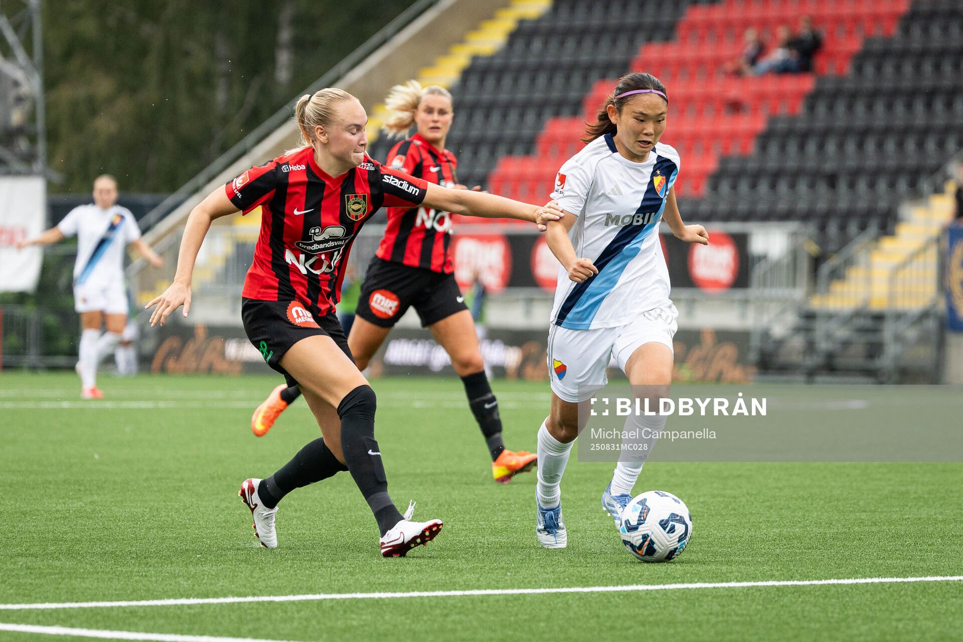 Brommapojkarnas Wilma Wärulf och Djurgårdens Urara