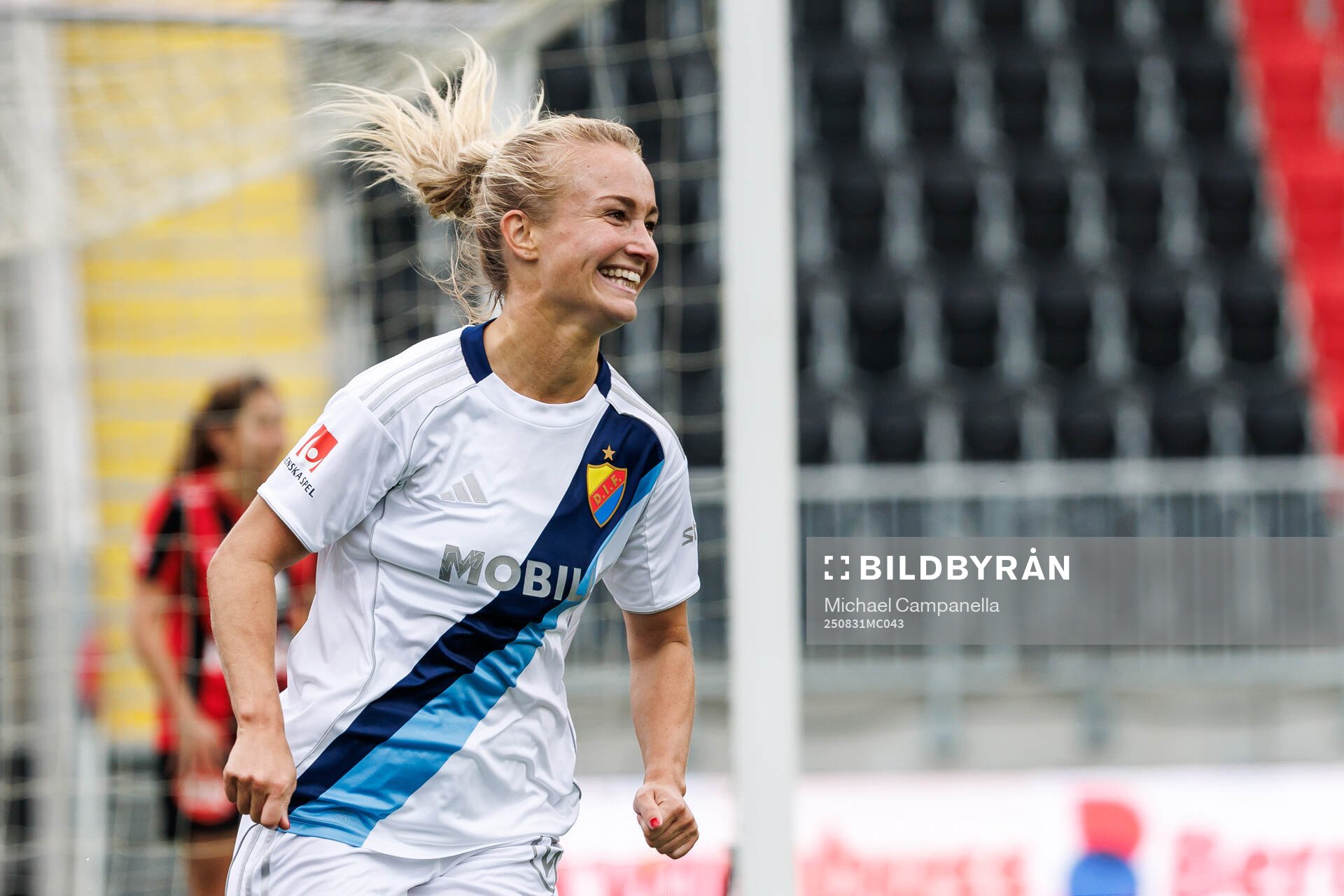 Djurgårdens Tove Almqvist jublar