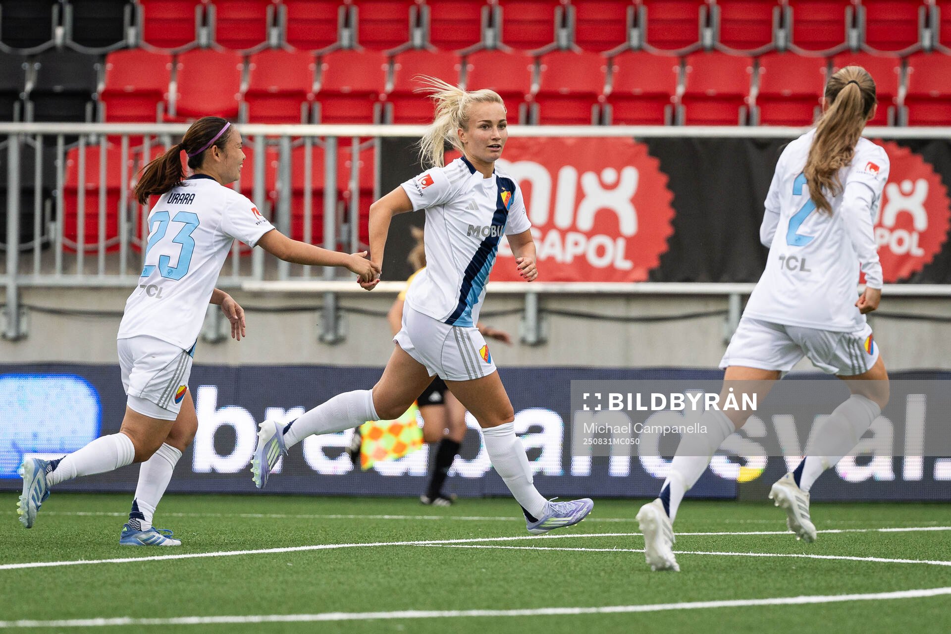 Djurgårdens Tove Almqvist jublar
