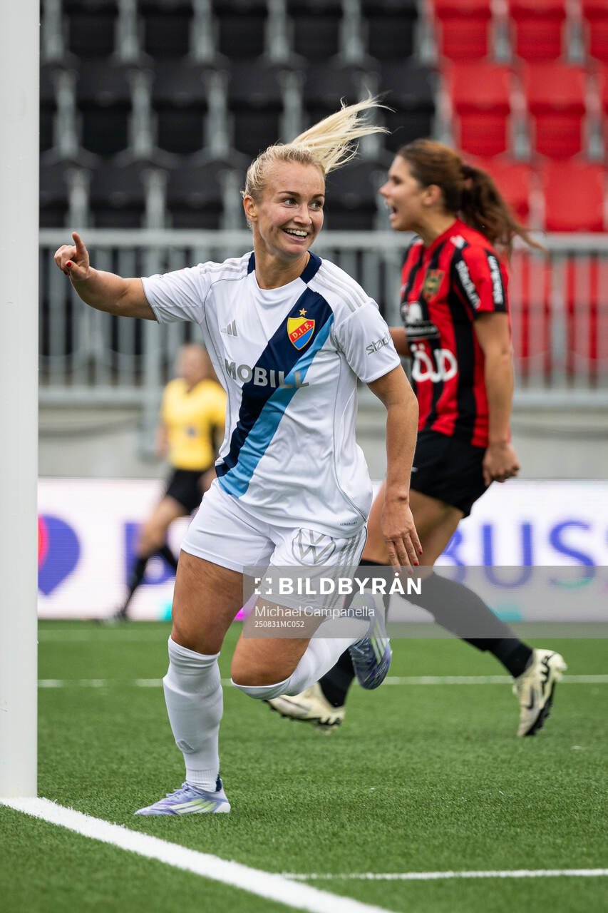 Djurgårdens Tove Almqvist jublar