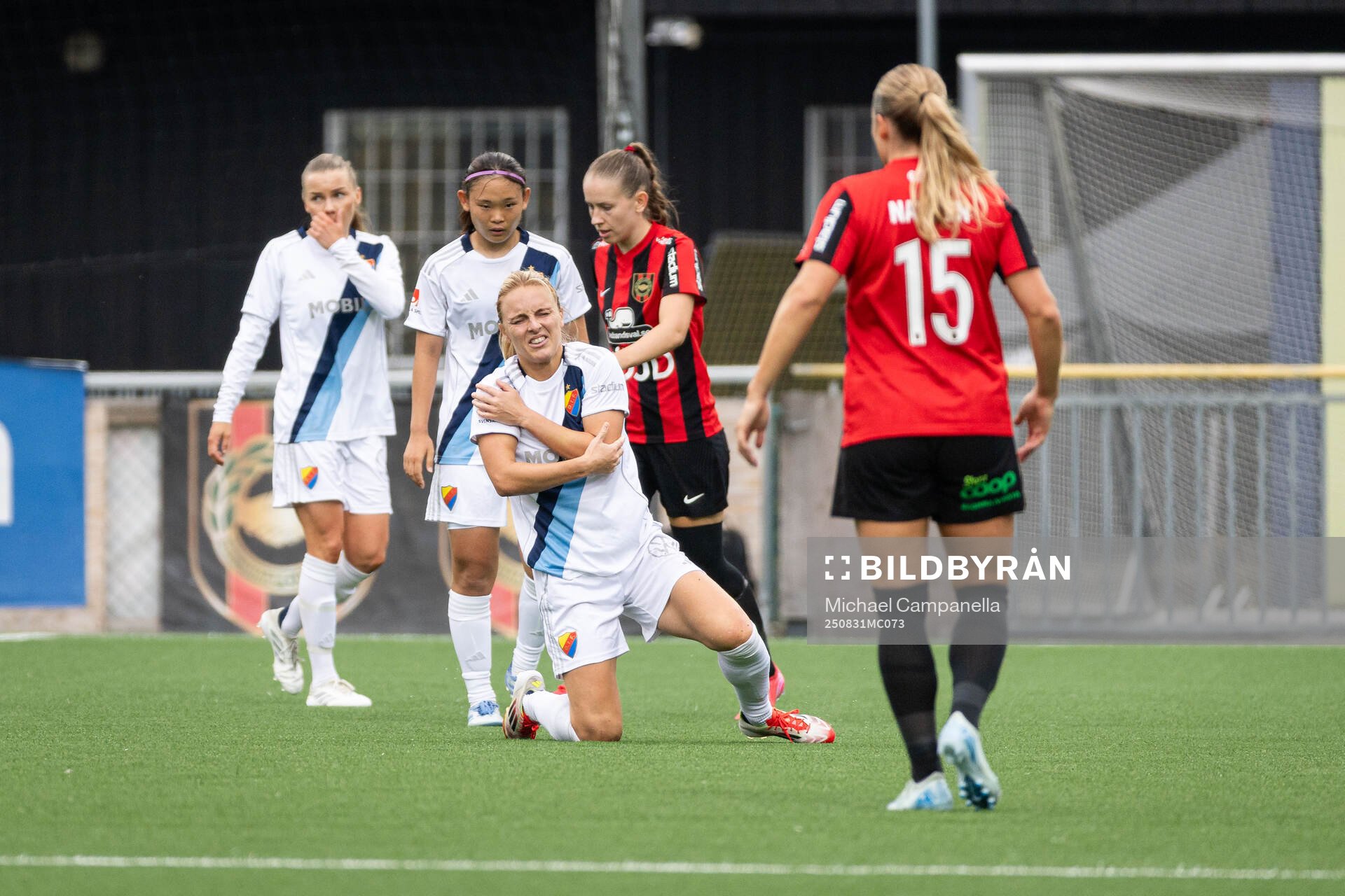 Djurgårdens Mimmi Larsson har ont